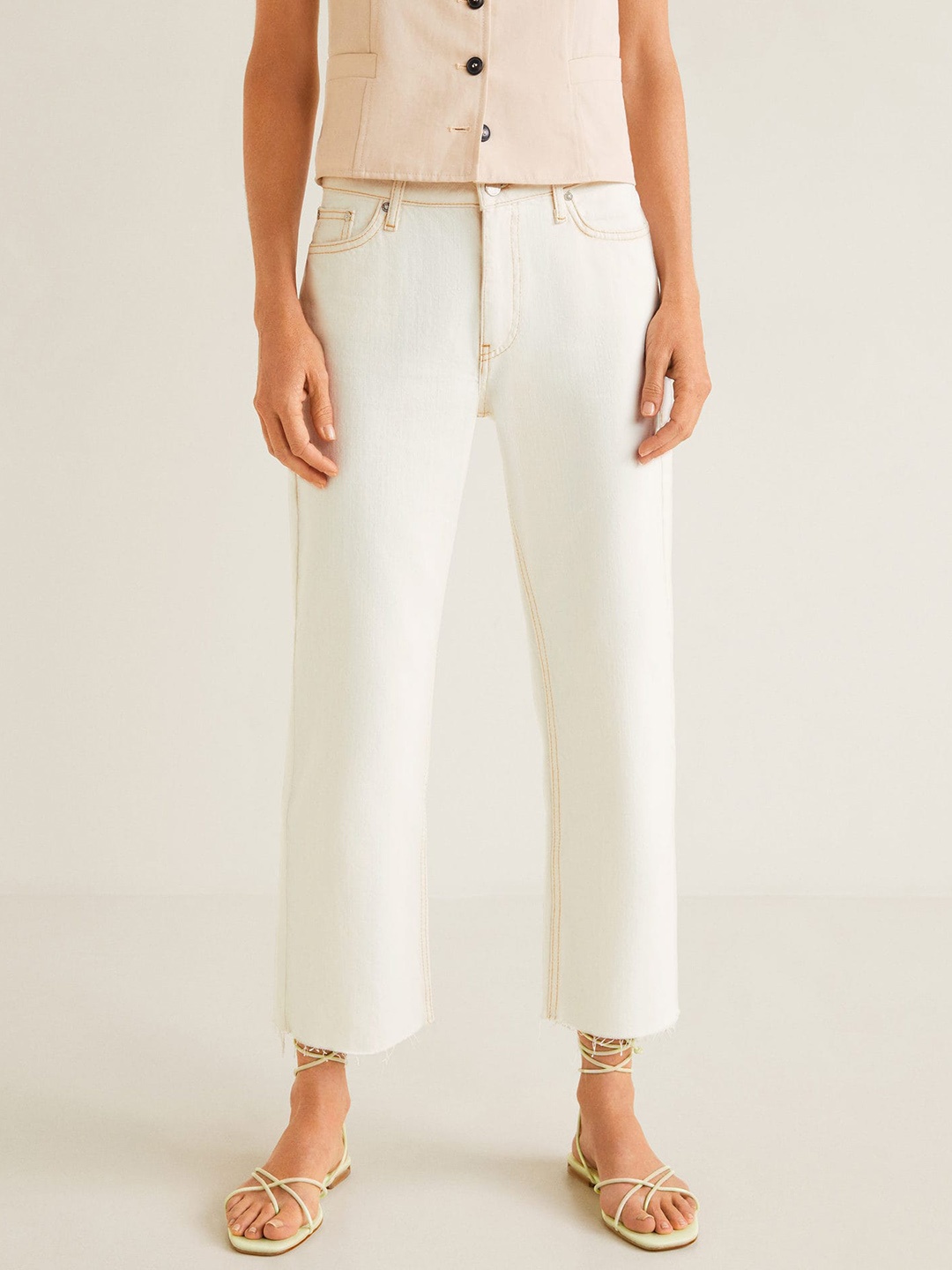 

MANGO Women Cream-Coloured Regular Fit Mid-Rise Clean Look Cropped Jeans