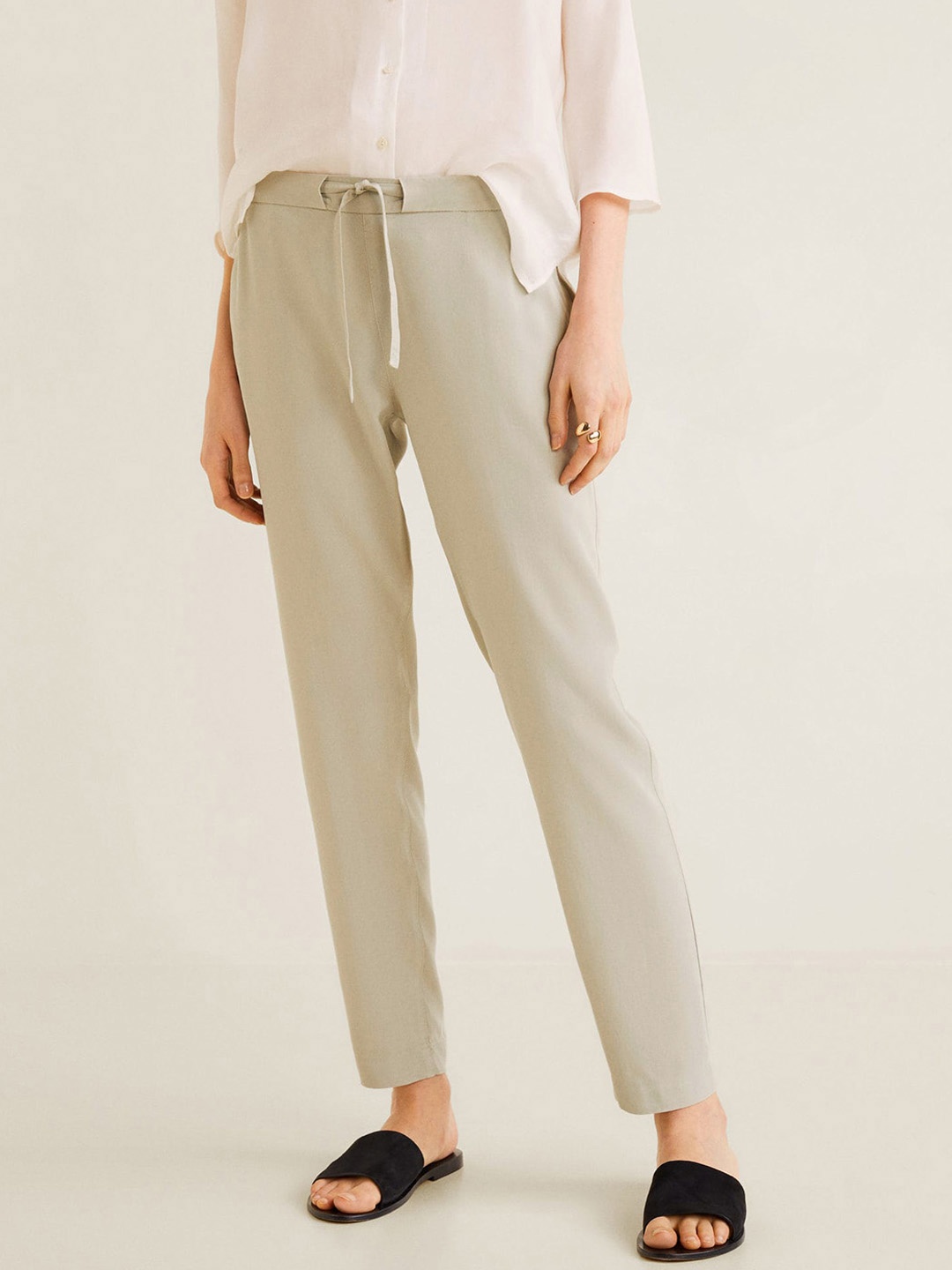 

MANGO Women Grey Regular Fit Solid Regular Trousers