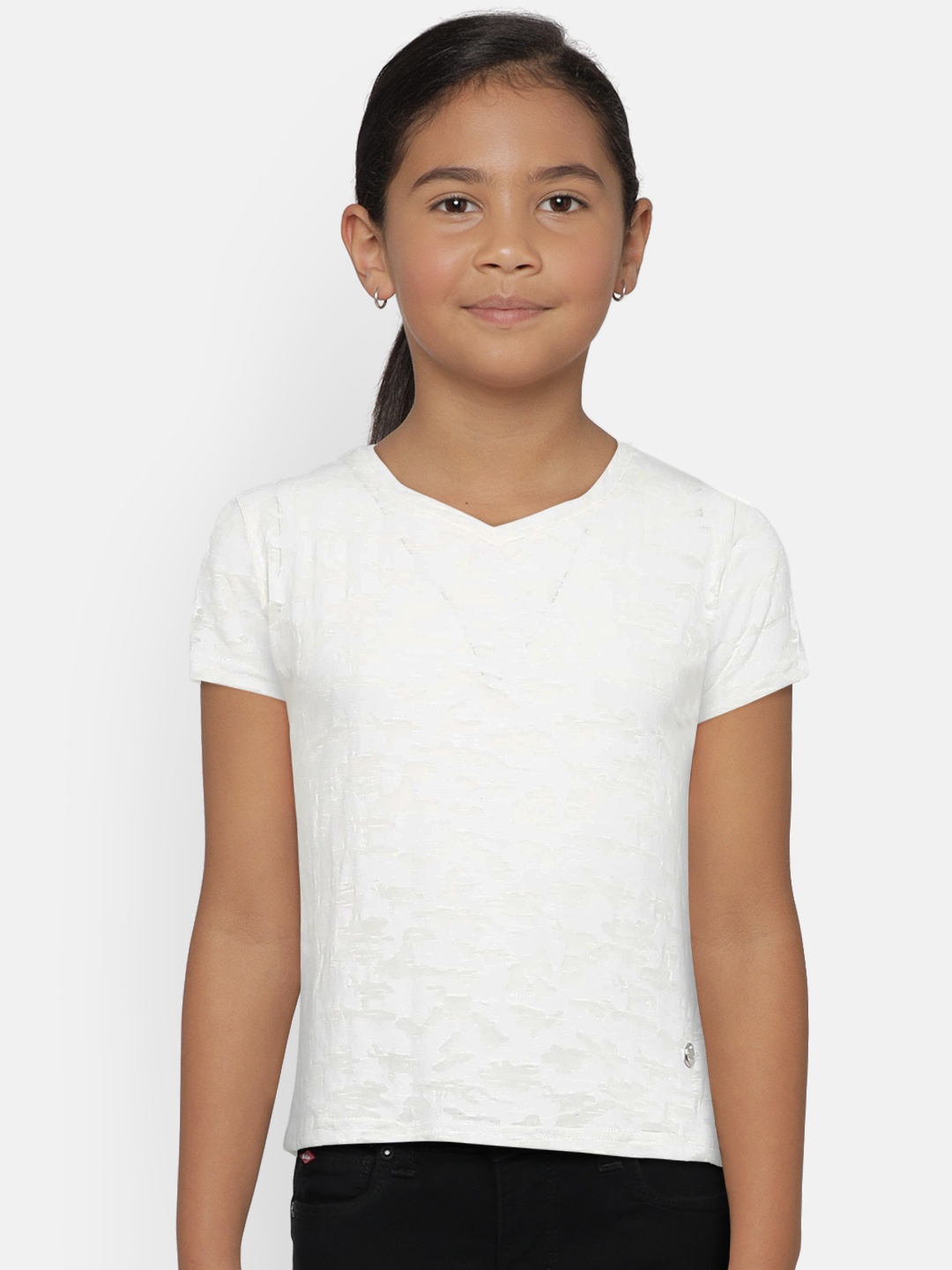 

Gini and Jony Girls White Self Design Round Neck T-shirt