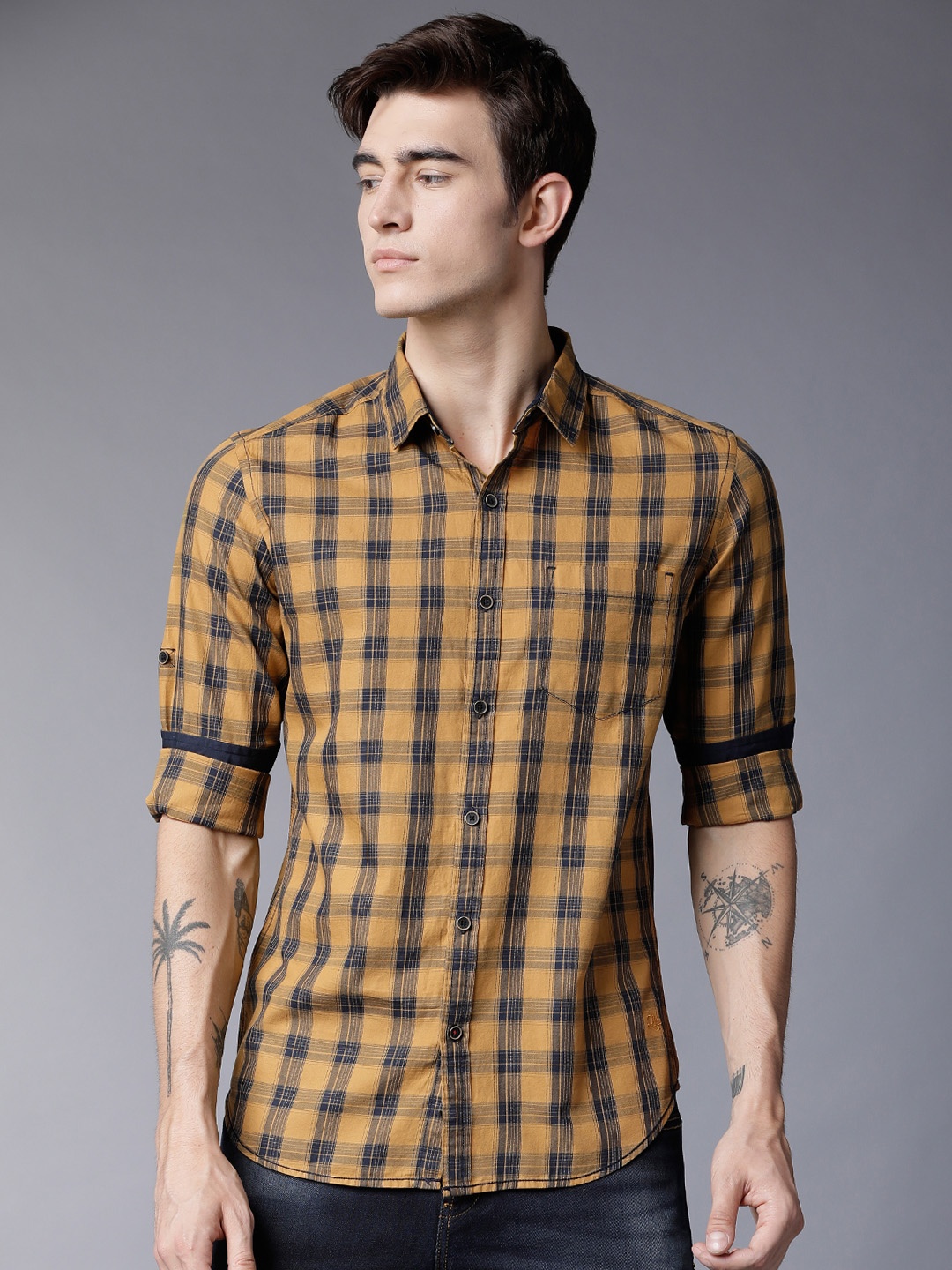 

LOCOMOTIVE Men Mustard Yellow & Navy Blue Slim Fit Checked Casual Shirt