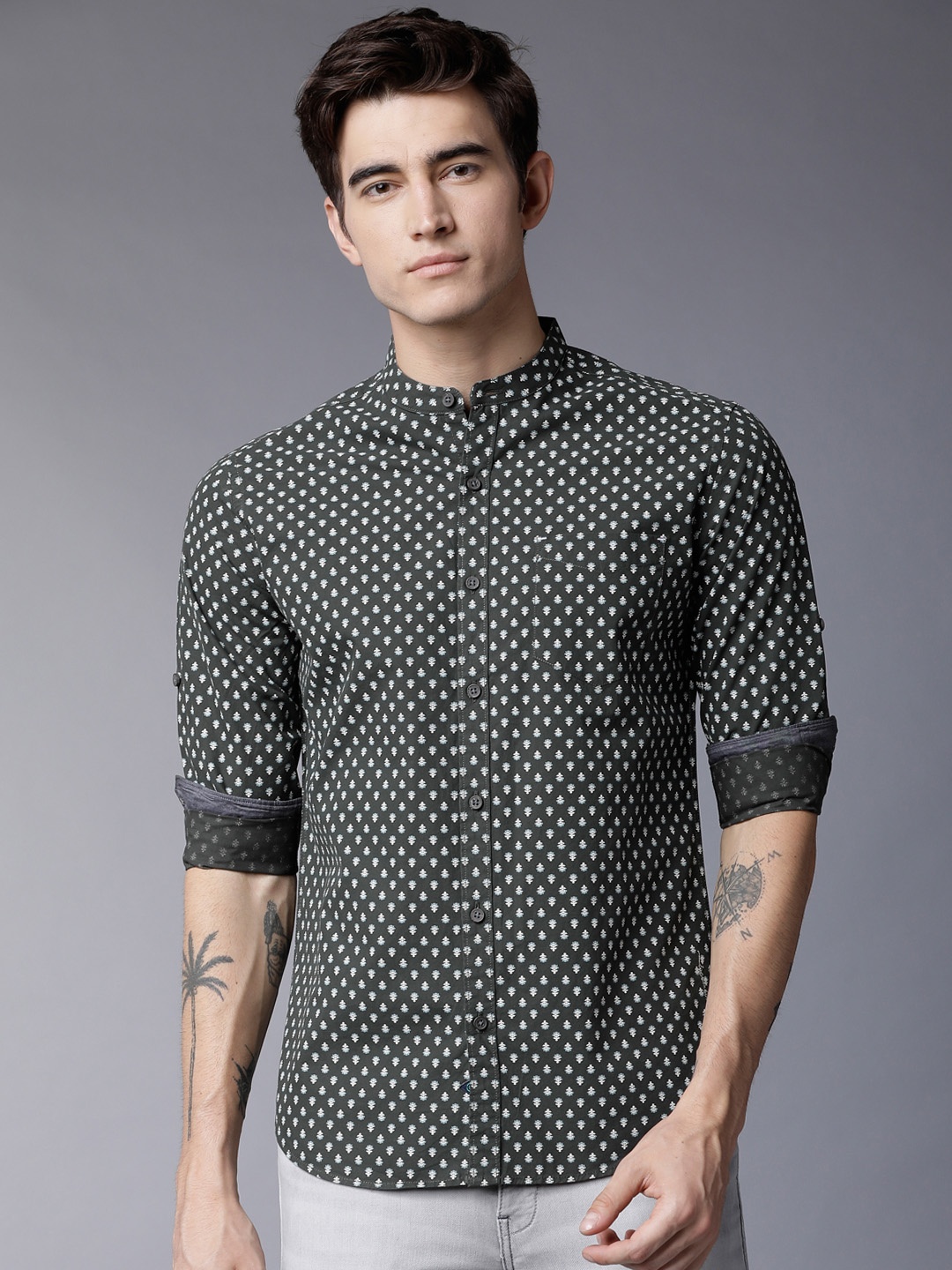 

LOCOMOTIVE Men Olive Green & Off-White Slim Fit Printed Casual Shirt