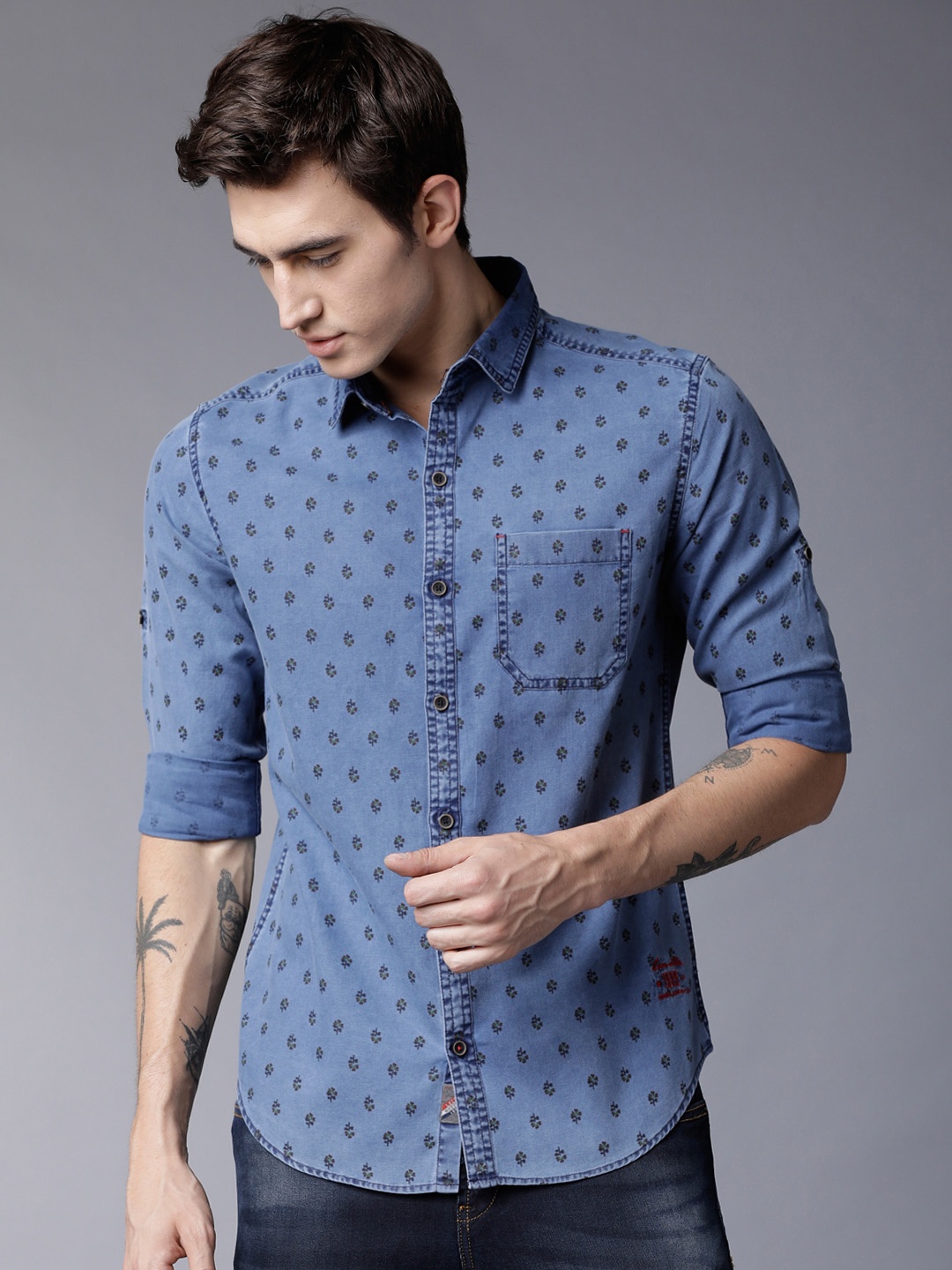 

LOCOMOTIVE Men Blue Slim Fit Printed Casual Shirt
