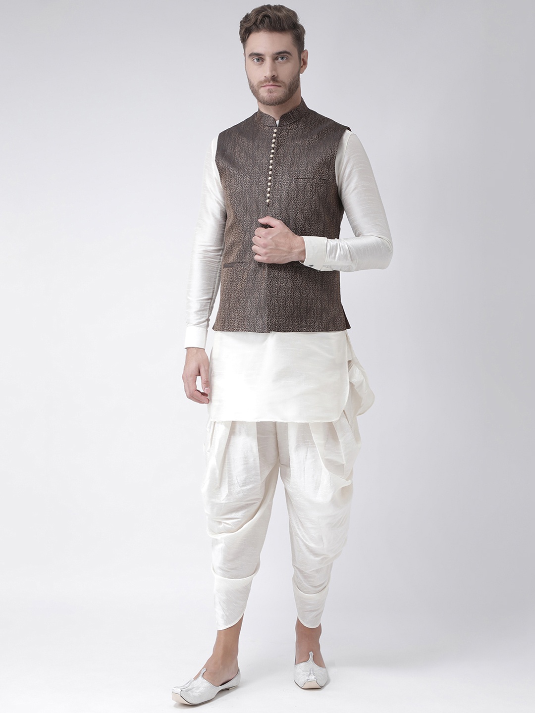 

DEYANN Men Off-White Self Design Kurta with Patiala