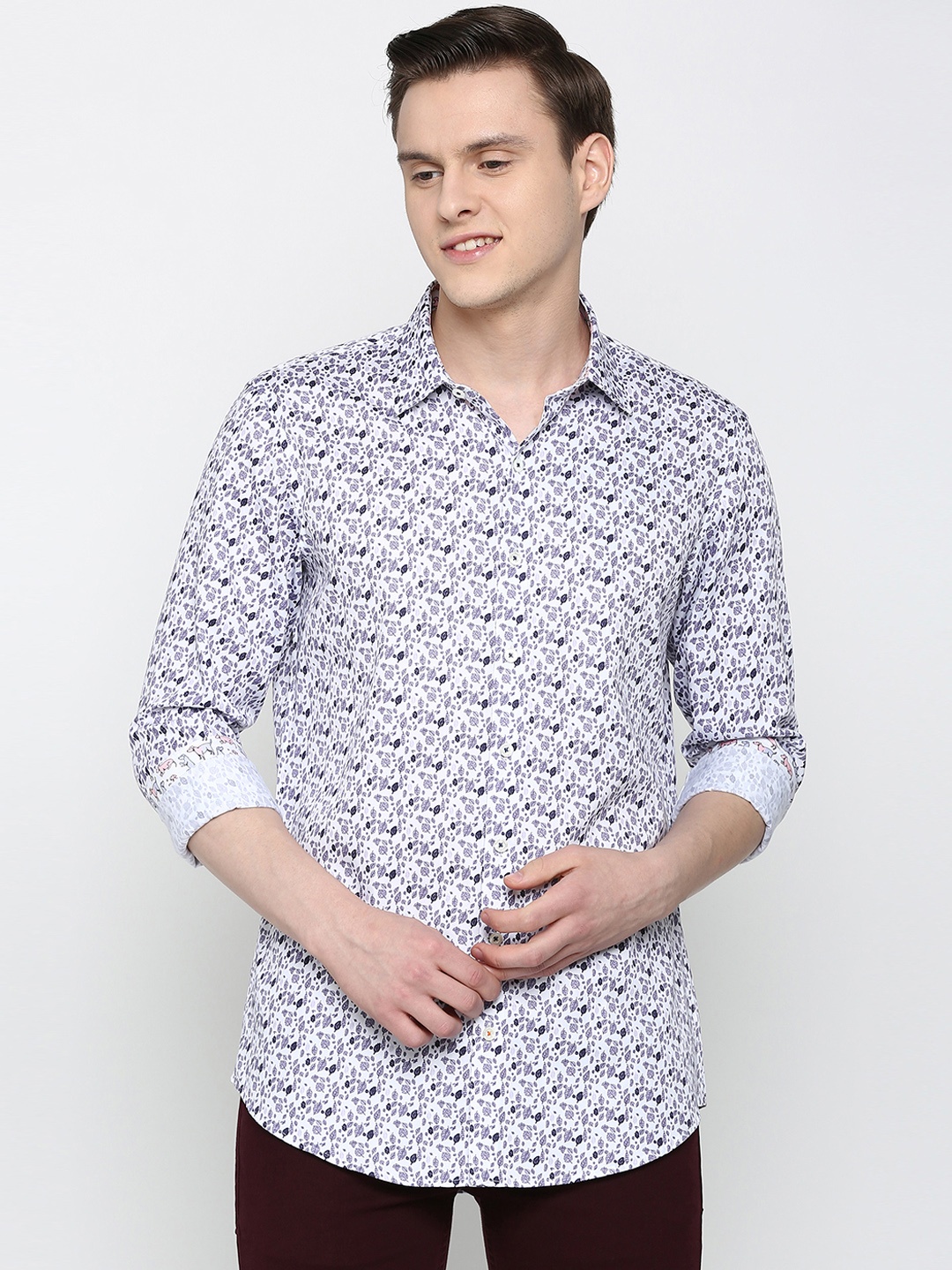 

SIMON CARTER LONDON Men Blue & Off-White Regular Fit Printed Casual Shirt