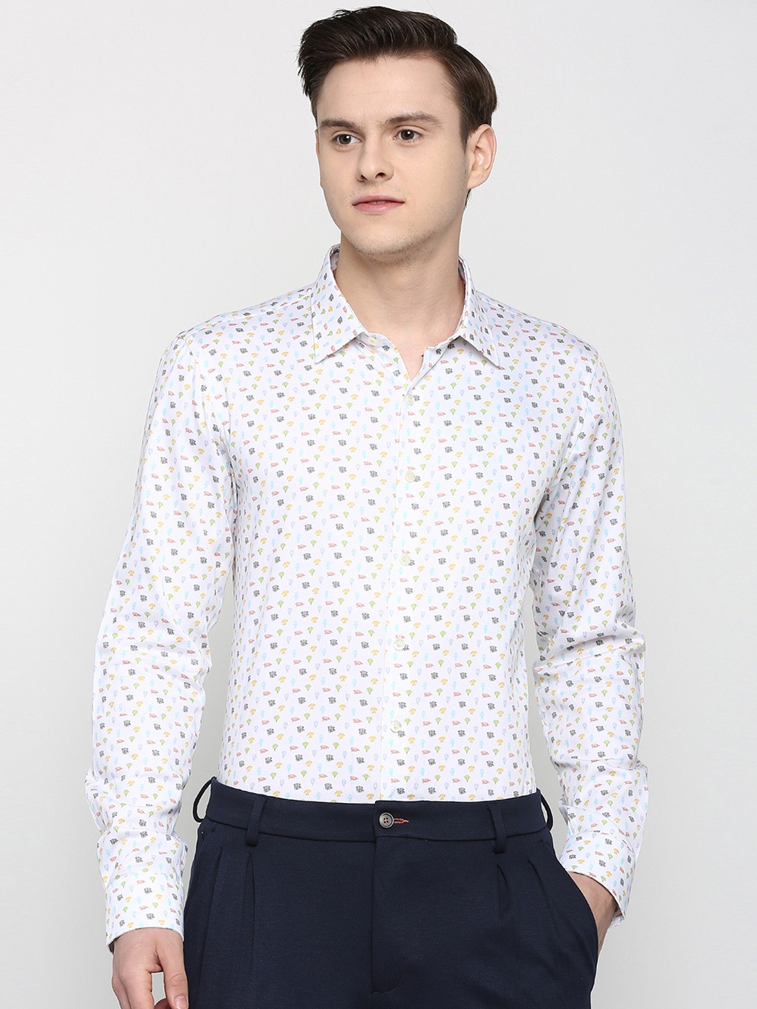 

SIMON CARTER LONDON Men White Slim Fit Printed Casual Shirt