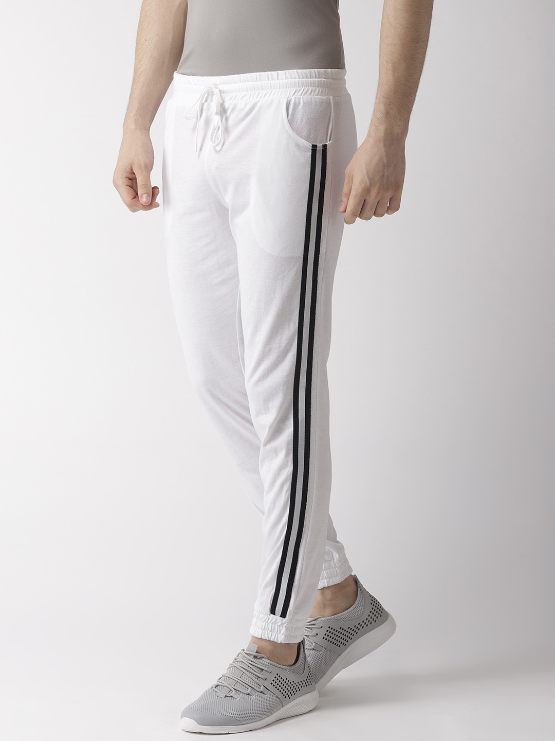 

Hubberholme Men White Solid Slim Fit Joggers