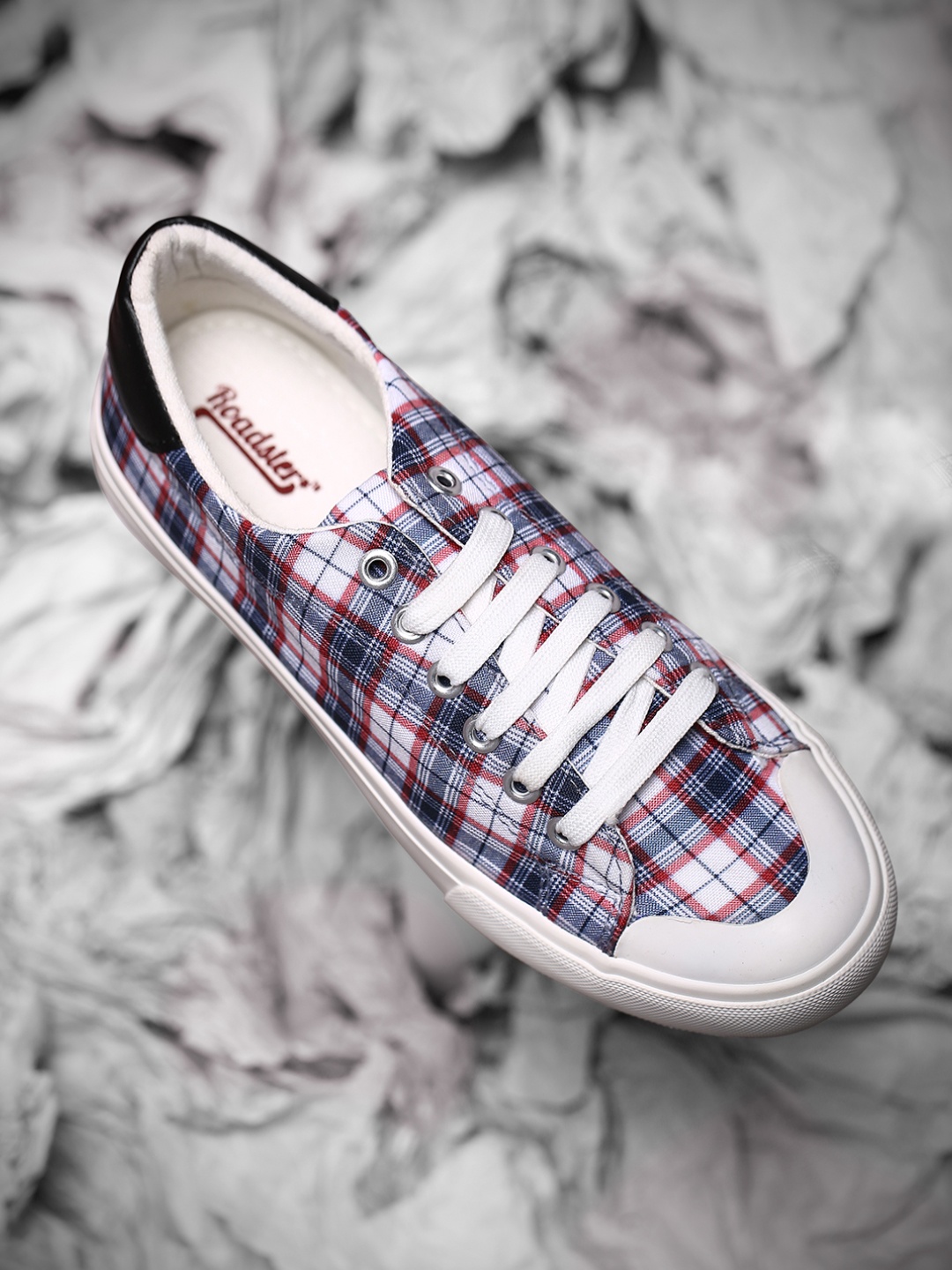 

The Roadster Lifestyle Co Women White & Navy Blue Printed Sneakers