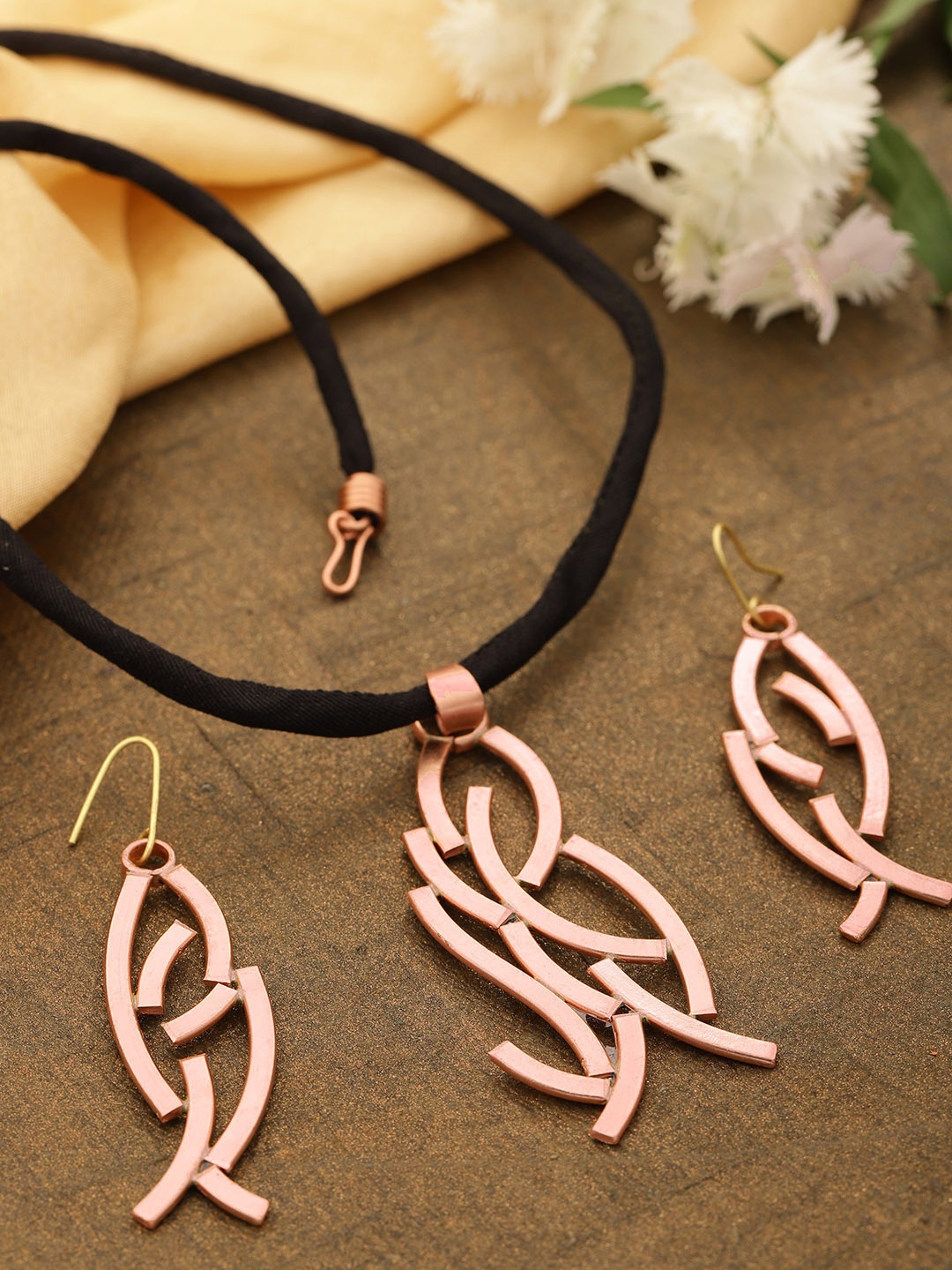 

PRITA BY PRIYAASI Rose Gold-Toned Copper-Plated Handcrafted Pendant with Chain