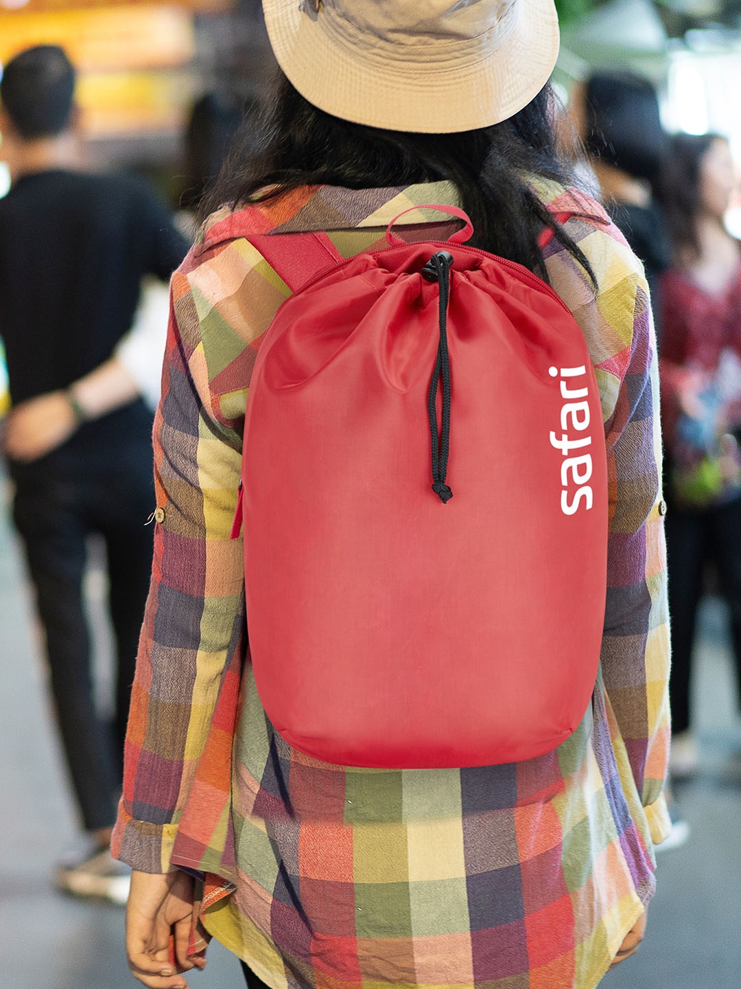 

Safari Daypackneo 15 Inch Small Casual Backpack - 15 L, Red