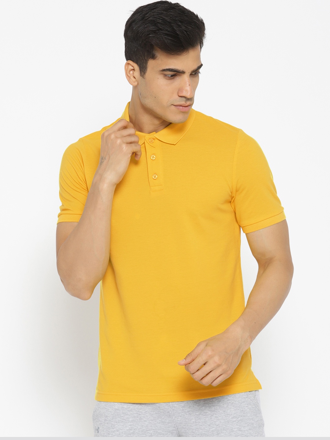 

Alcis Men Yellow Solid Polo Collar T-shirt