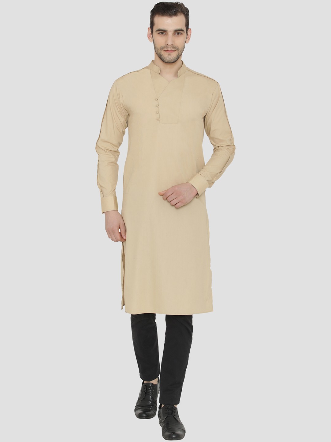 

Raas Men Beige Solid Straight Kurta