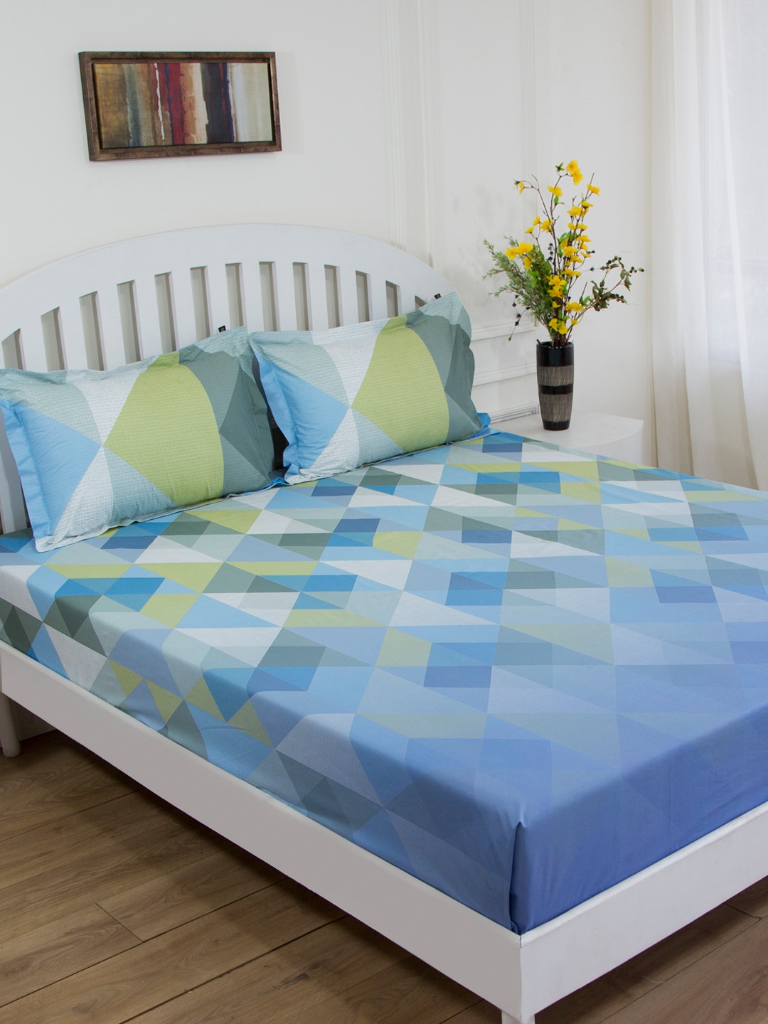 

GM Blue Geometric 180 TC Cotton 1 King Bedsheet with 2 Pillow Covers