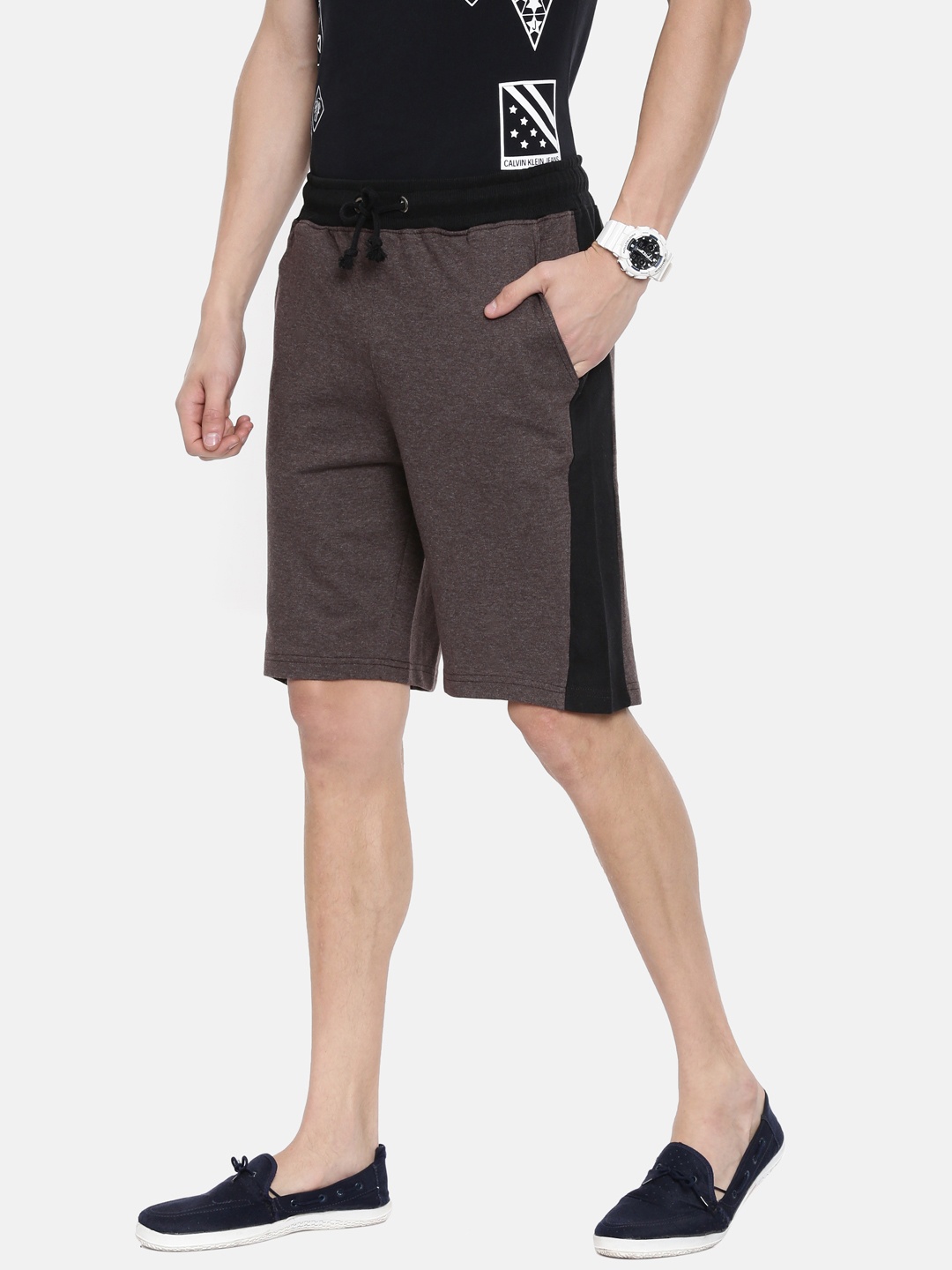 

ARISE Men Brown Solid Regular Fit Regular Shorts