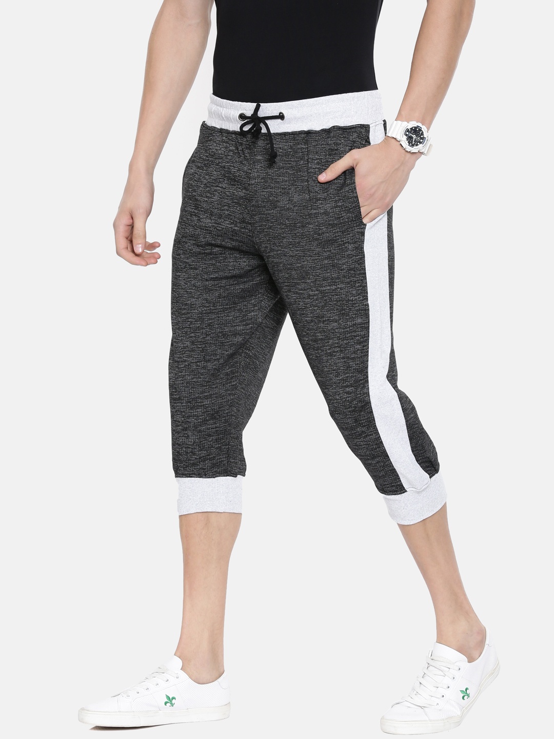 

ARISE Men Black Self Design 3/4th Joggers