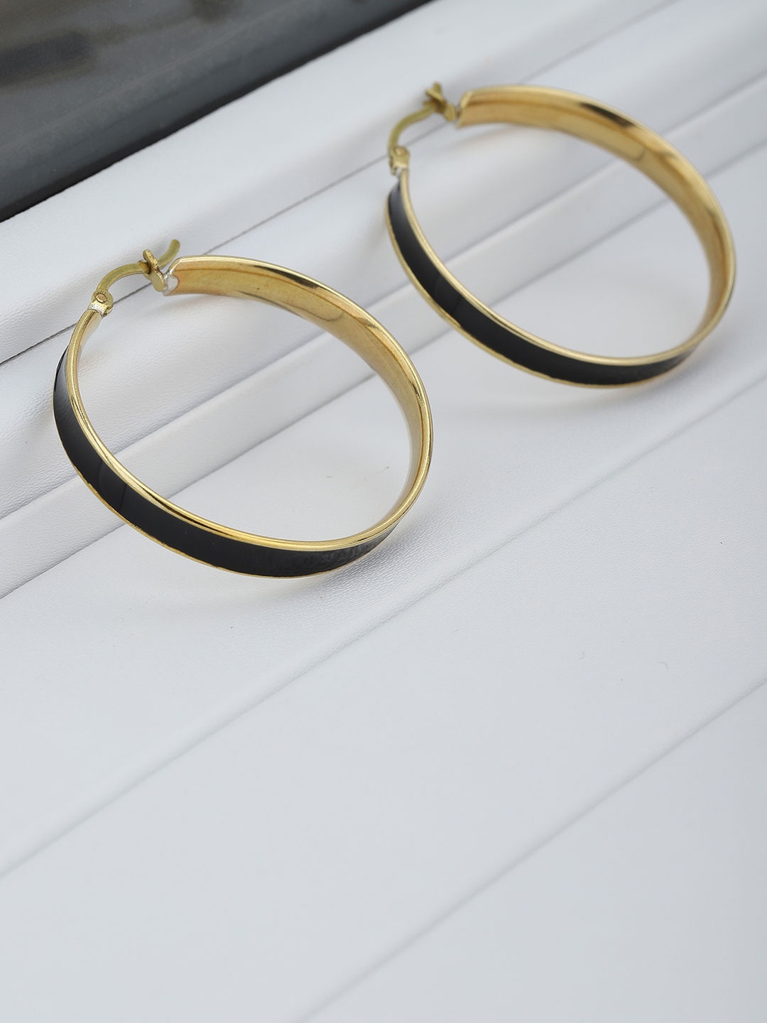 

Carlton London Black & Gold-Toned Brass-Plated Enamelled Circular Hoop Earrings