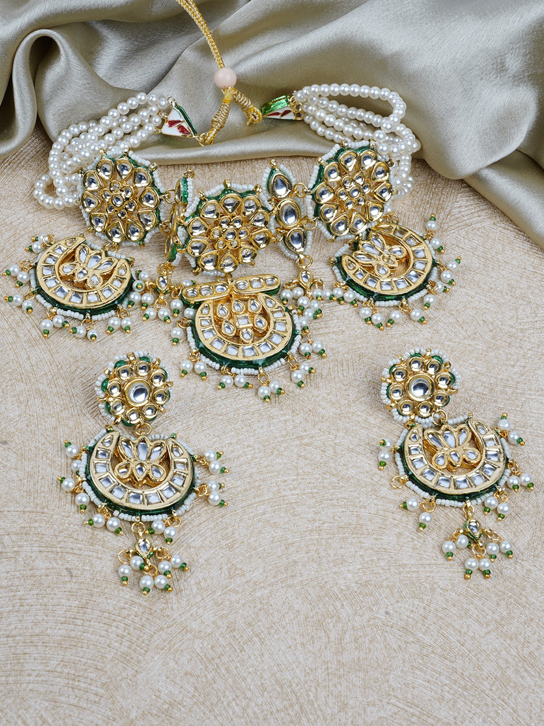 

FIROZA Gold-Toned & Off-White Kundan-Studded Beaded Vilandi Jewellery Set