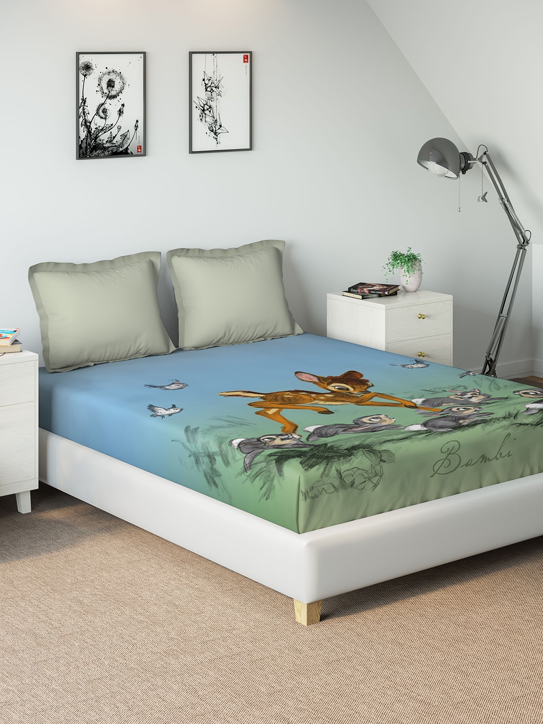 

DDecor Green Graphic 200 TC Cotton 1 King Bedsheet with 2 Pillow Covers