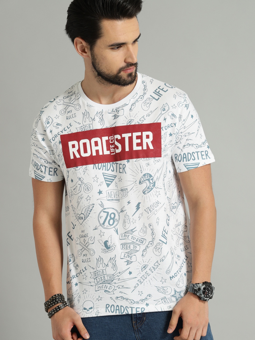 

The Roadster Lifestyle Co Men White Printed Round Neck T-shirt