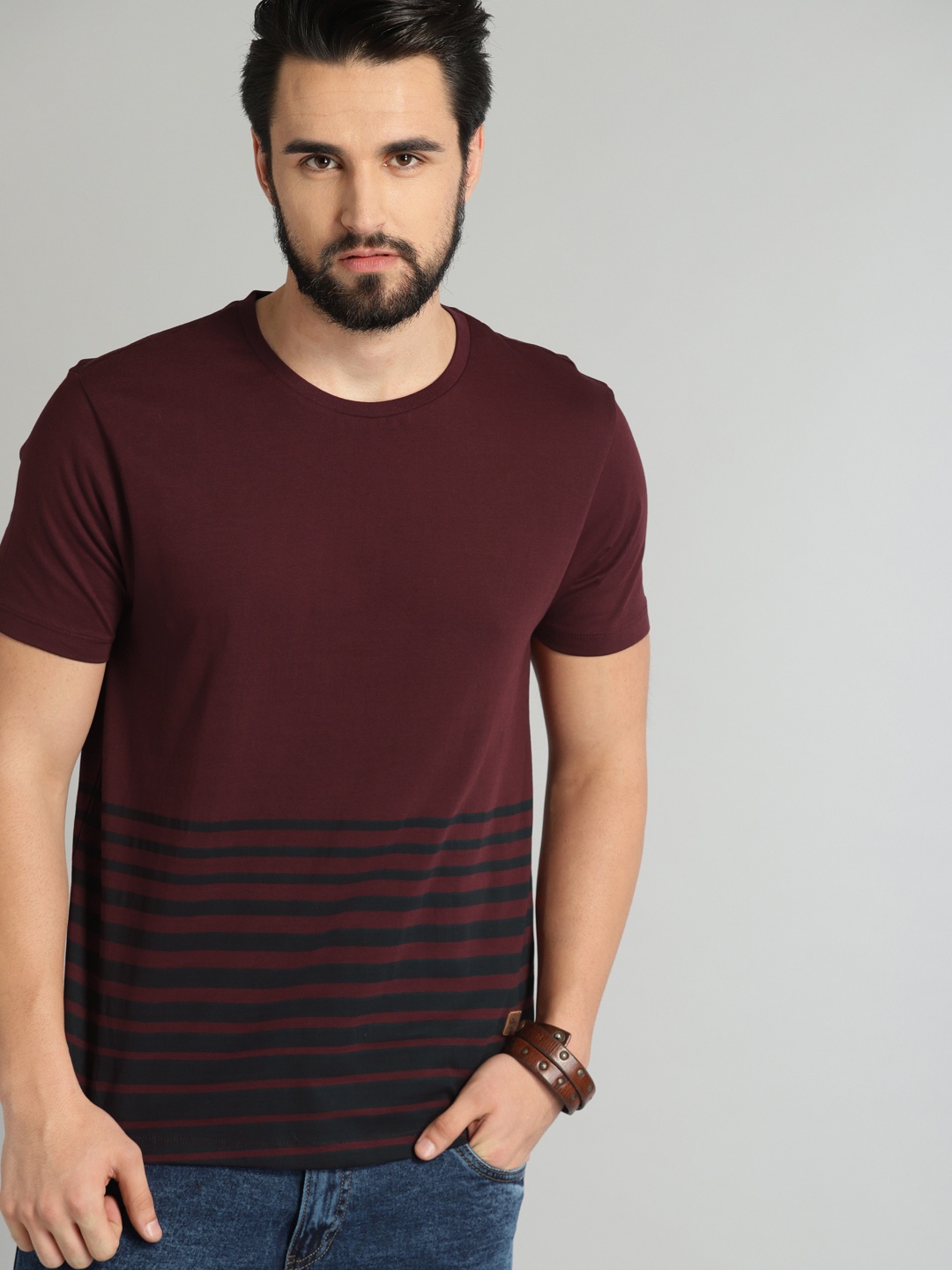 

The Roadster Lifestyle Co Men Maroon Striped Round Neck Pure Cotton T-shirt