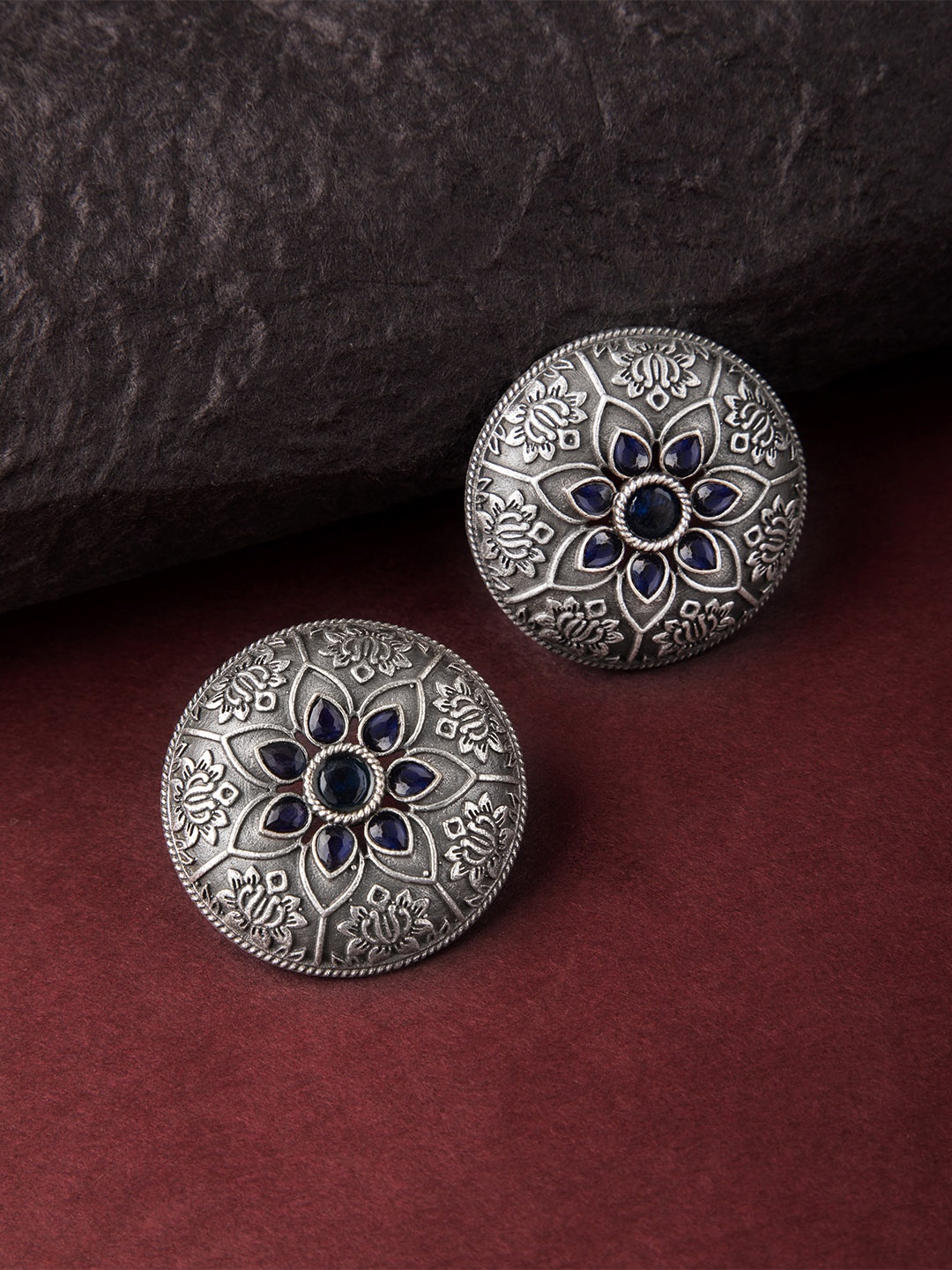 

Rubans Silver-Plated & Blue Oxidised Circular Studs