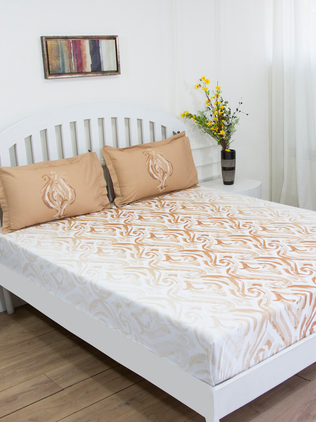 

GM Brown & White Abstract 144 TC Cotton 1 Super Queen Bedsheet with 2 Pillow Covers