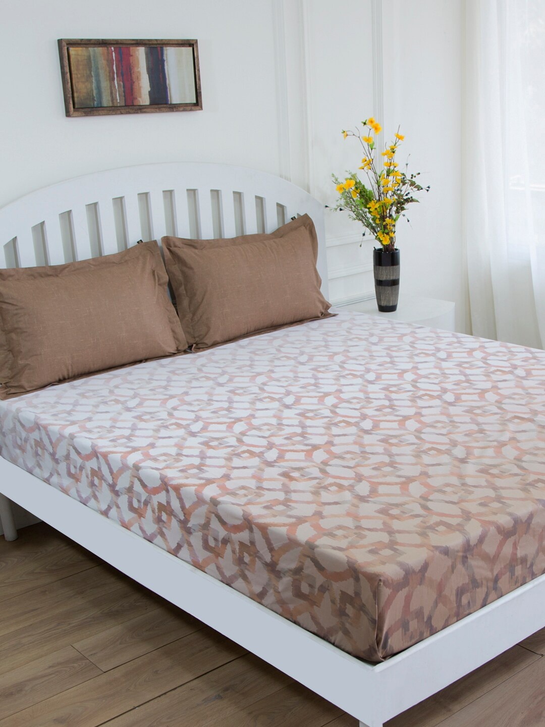 

GM Brown & White Abstract 180 TC Cotton 1 Super Queen Bedsheet with 2 Pillow Covers