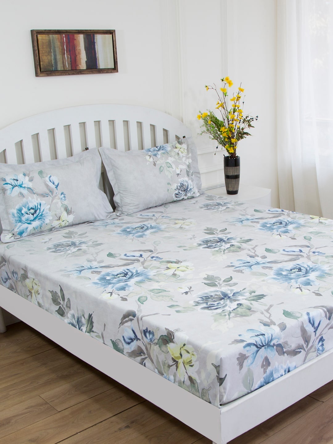 

GM Grey & Blue Floral 180 TC Cotton 1 Super Queen Bedsheet with 2 Pillow Covers