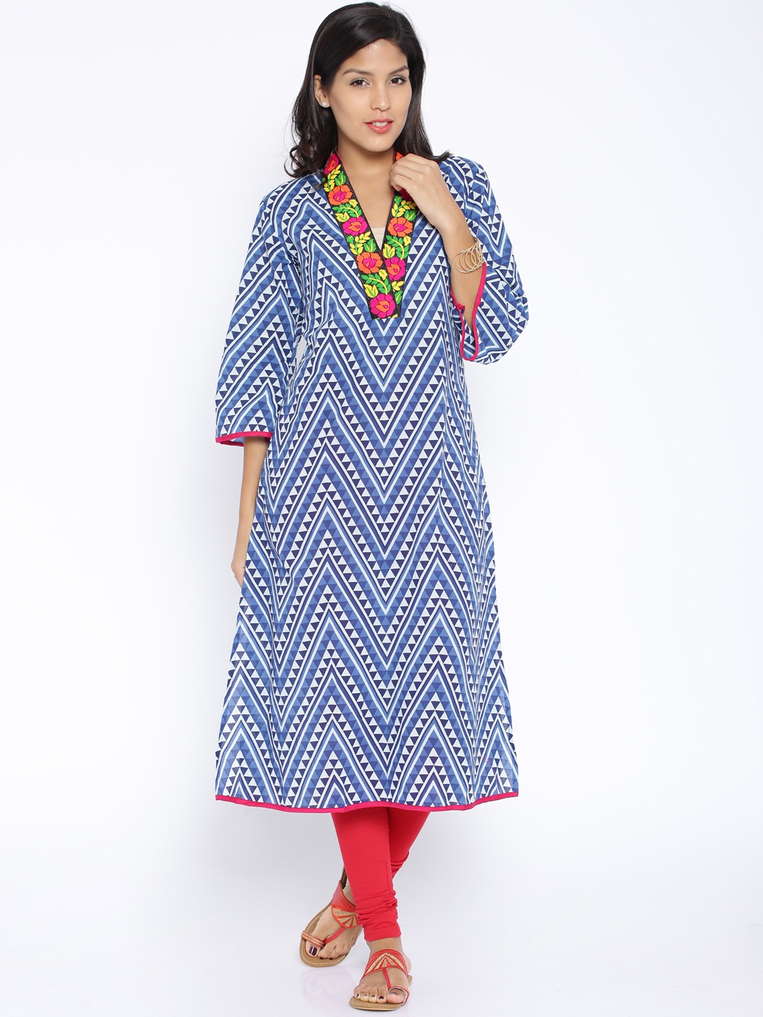 

Desi Weavess Women Blue Printed Straight Kurta