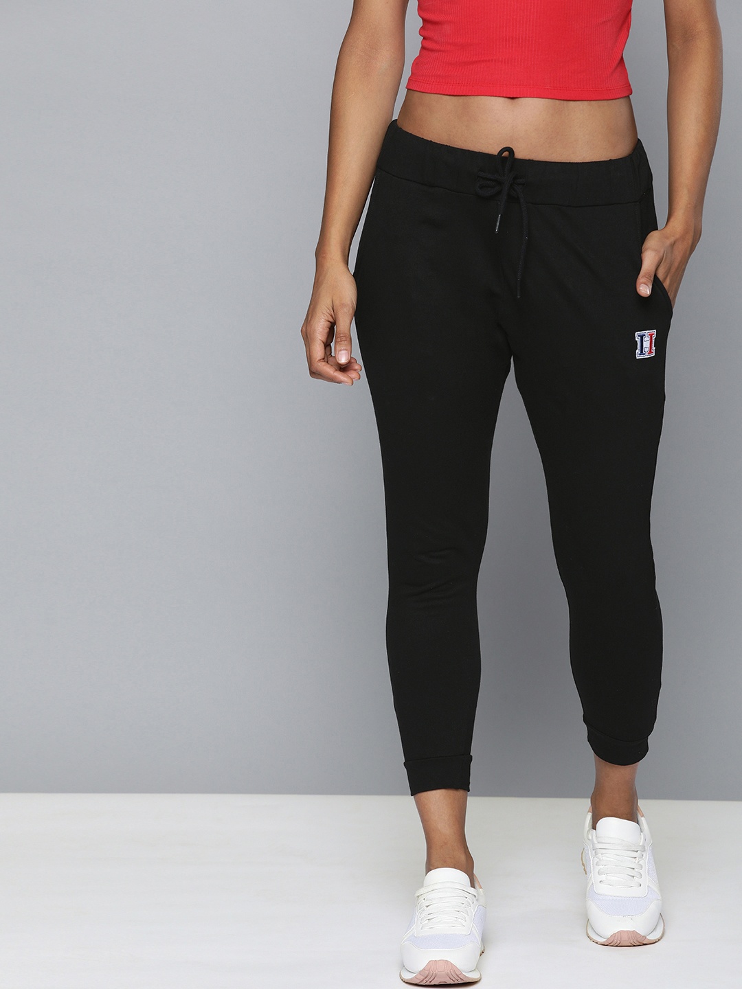 

Harvard Women Black Solid Regular Fit Cropped Joggers