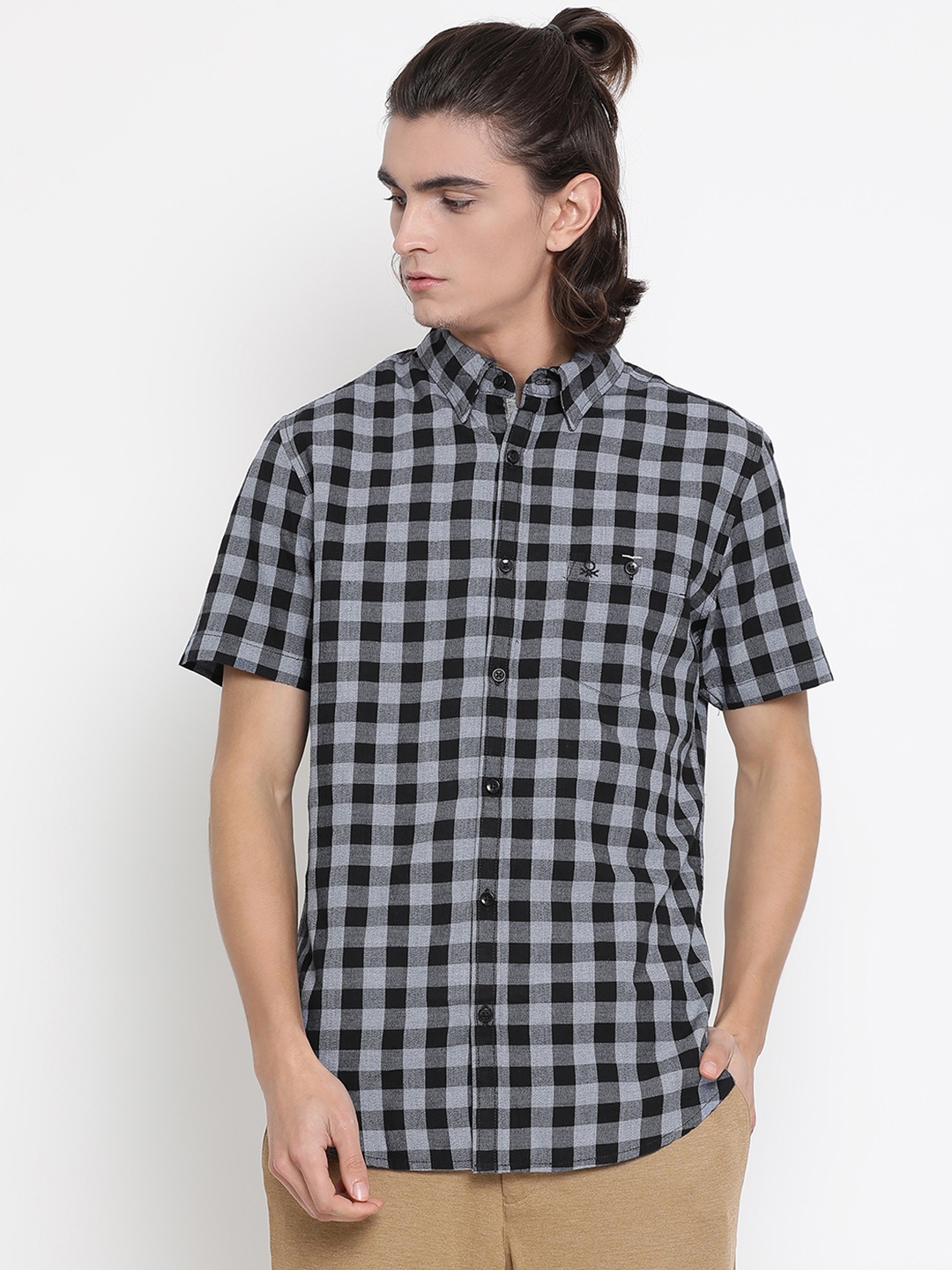 

United Colors of Benetton Men Black & Grey Slim Fit Checked Casual Shirt