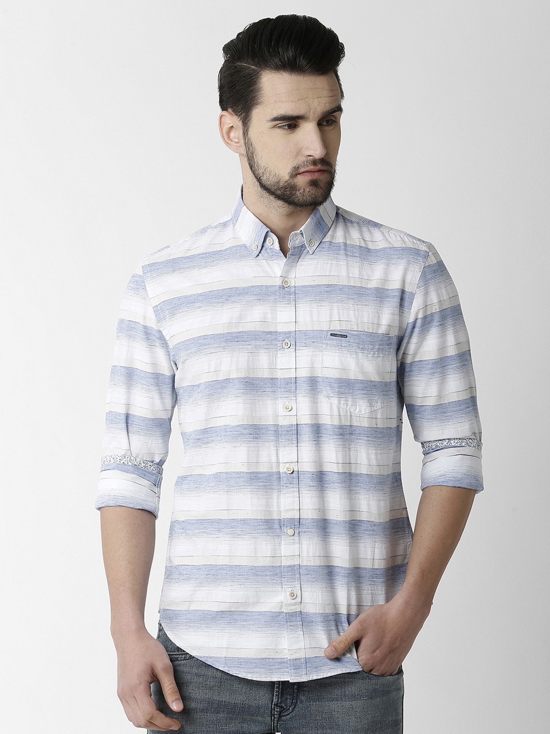 

Peter England Casuals Men Blue & Off-White Slim Fit Striped Casual Shirt