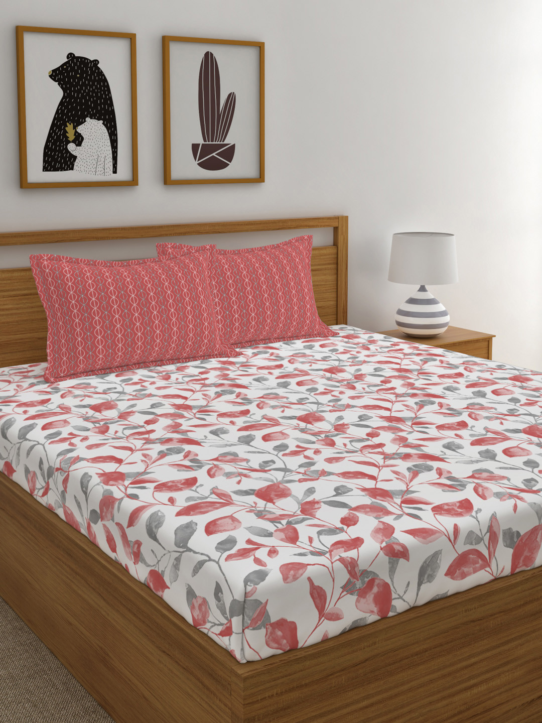 

MYTRIDENT White Red Floral 120 TC Cotton 1 Queen Bedsheet with 2 Pillow Covers