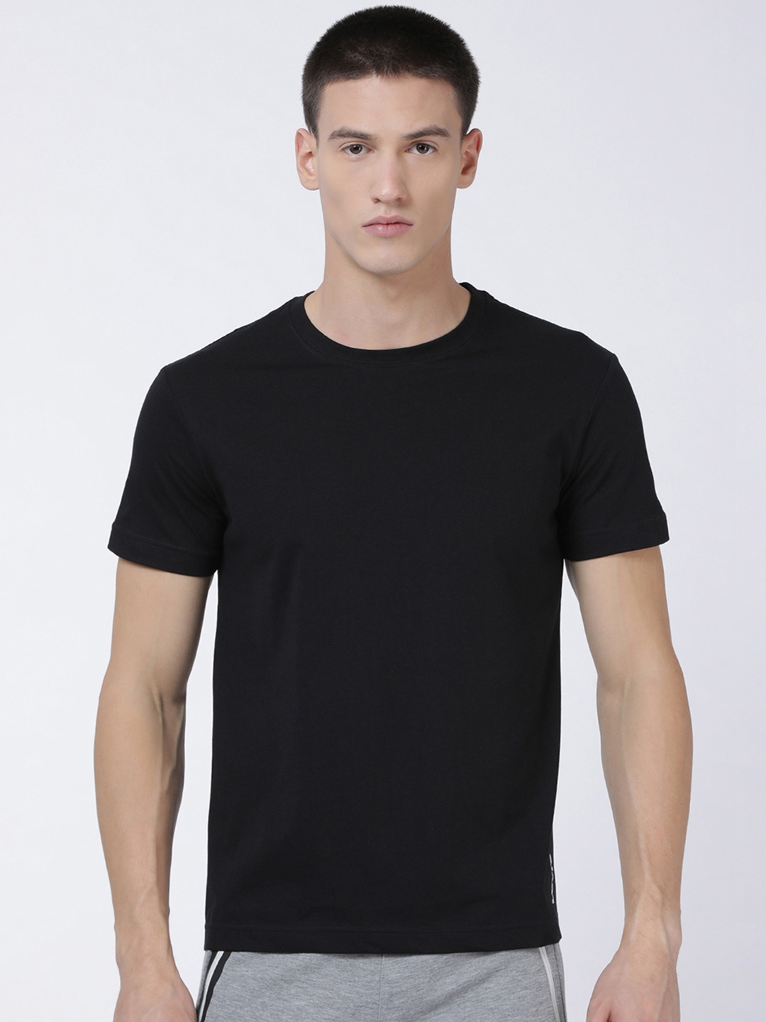 

Levis Men Black Solid Pure Cotton Round Neck Antimicrobial T-shirt