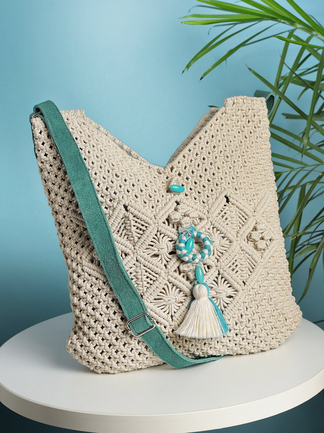 

ALII AND ALIIZEY Off-White & Turquoise Blue Jute Braided Tote Bag