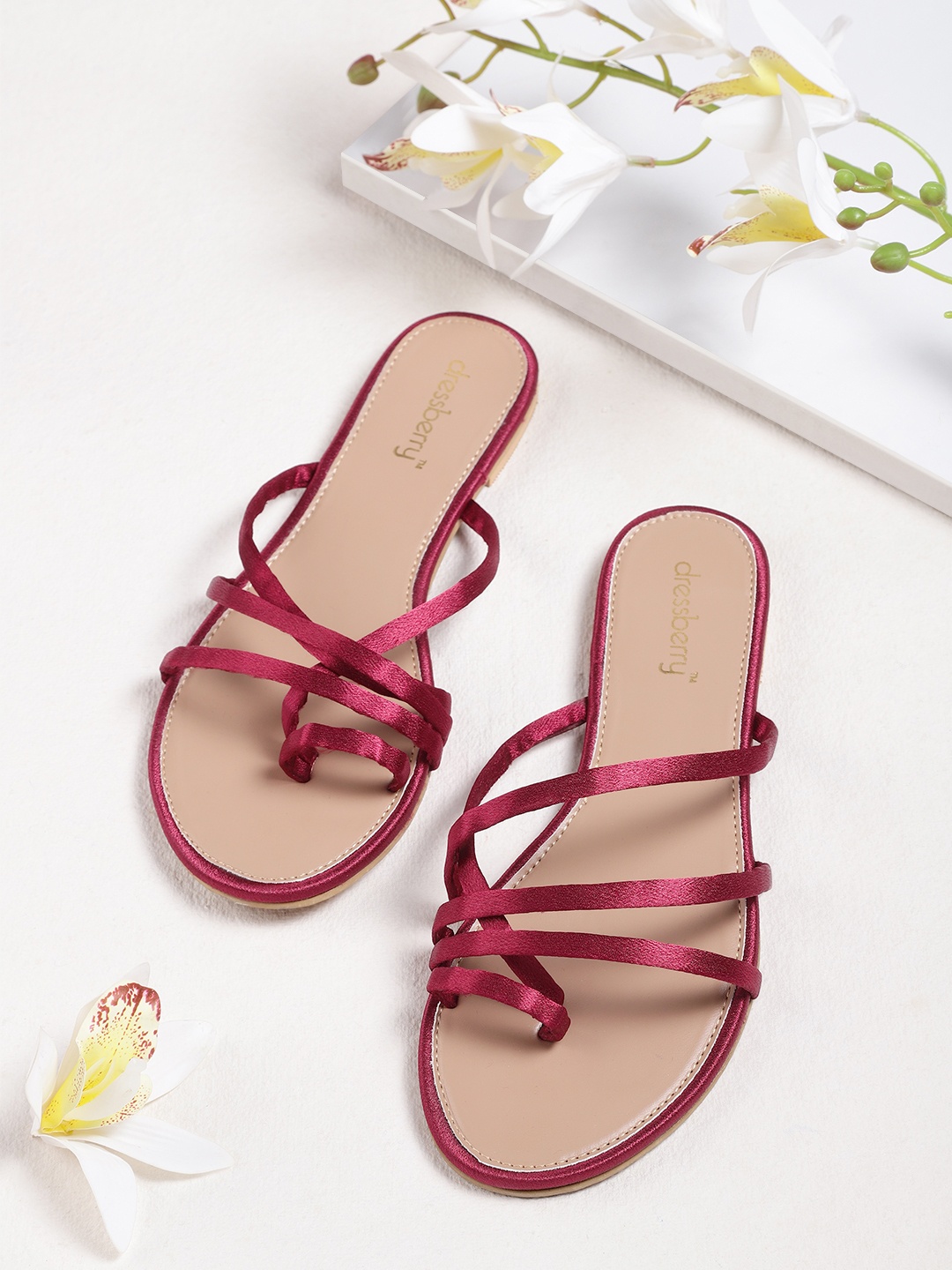 

DressBerry Women Maroon Solid One Toe Flats