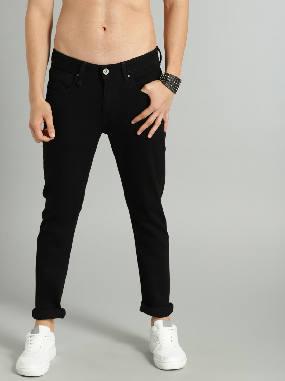 

The Roadster Lifestyle Co Men Black Skinny Fit Mid-Rise Clean Look Stretchable Jeans