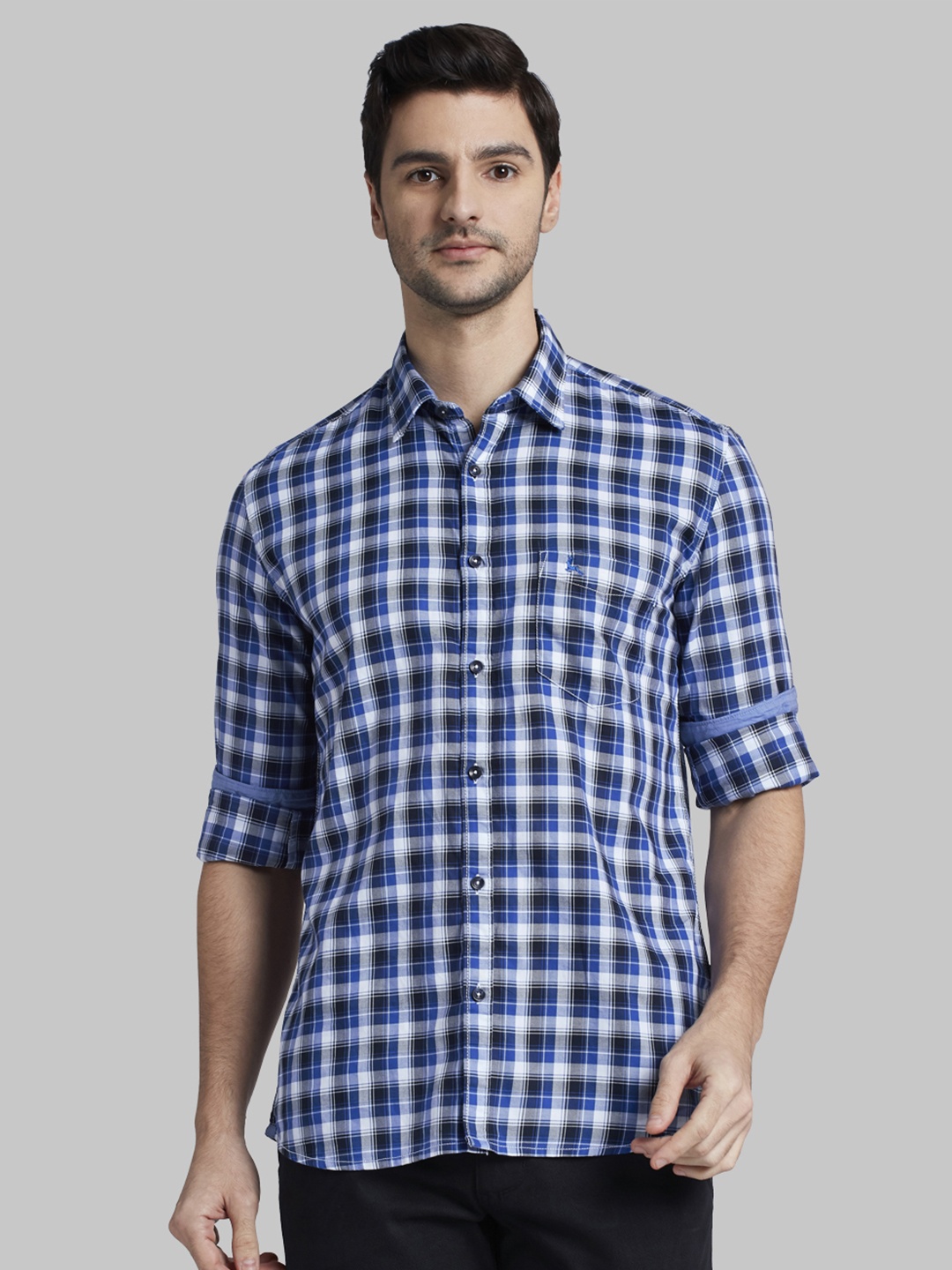 

Parx Men Blue & White Slim Fit Checked Casual Shirt