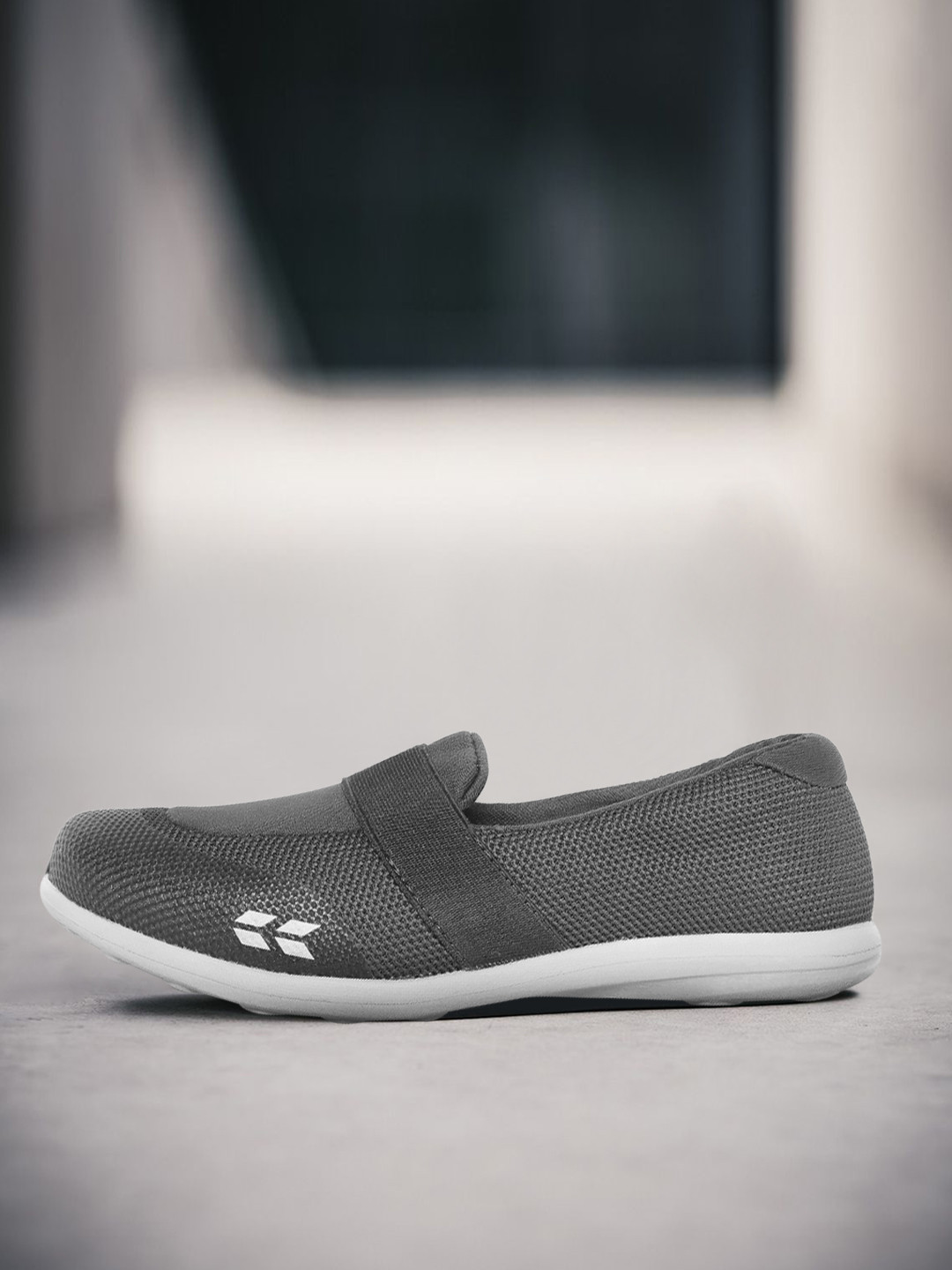 

Crew STREET Women Charcoal Grey Running Shoes