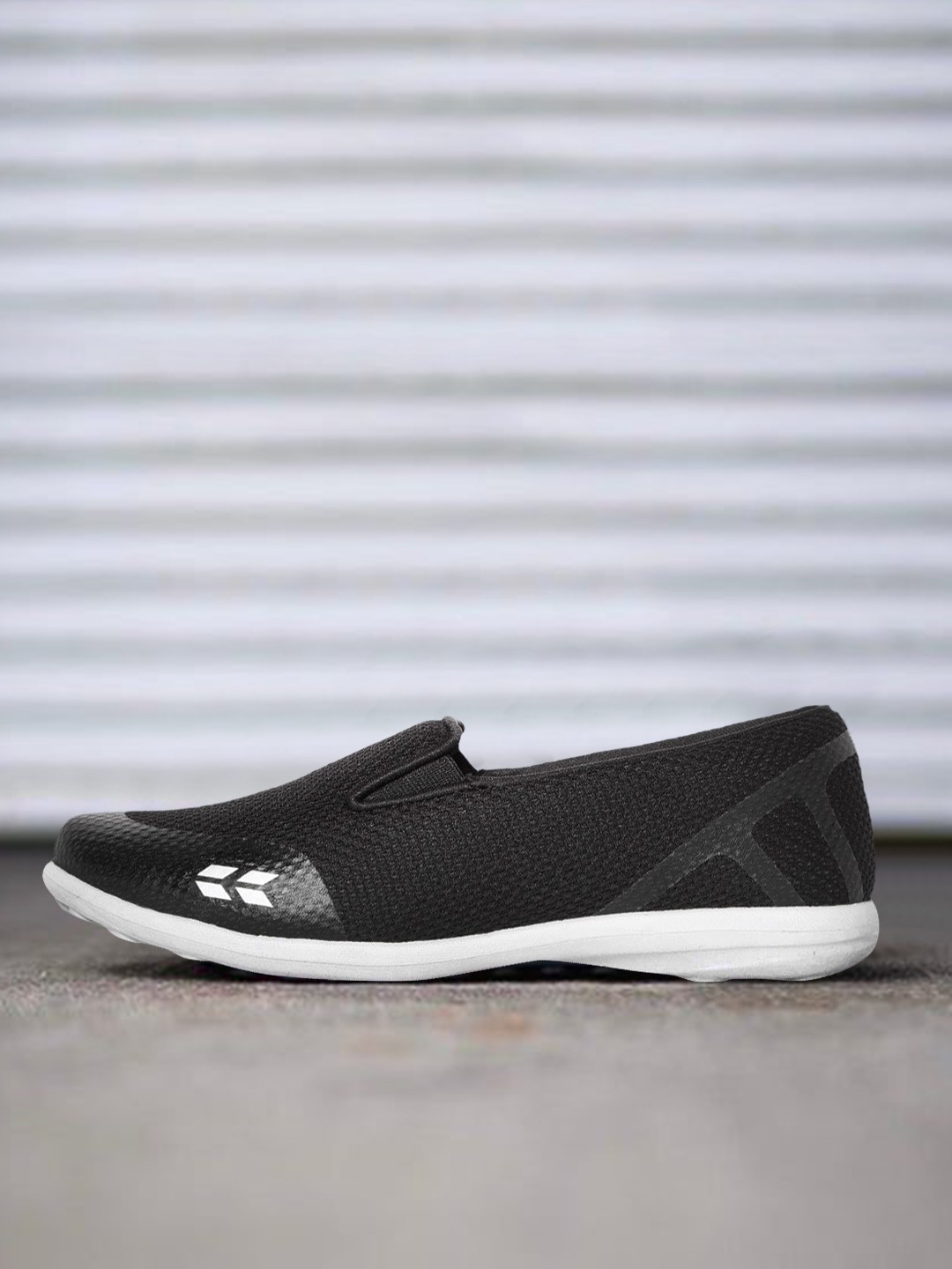 

Crew STREET Women Black Walking Shoes