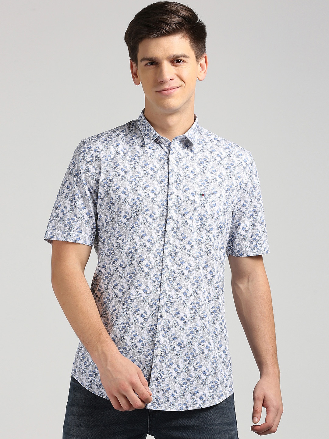 

Peter England Casuals Men Blue Slim Fit Printed Casual Shirt