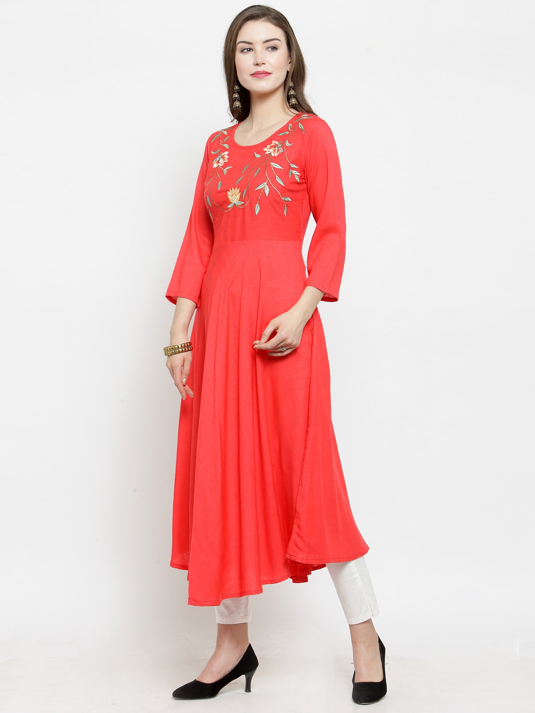 

Jompers Women Peach-Coloured Floral Embroidered A-Line Kurta
