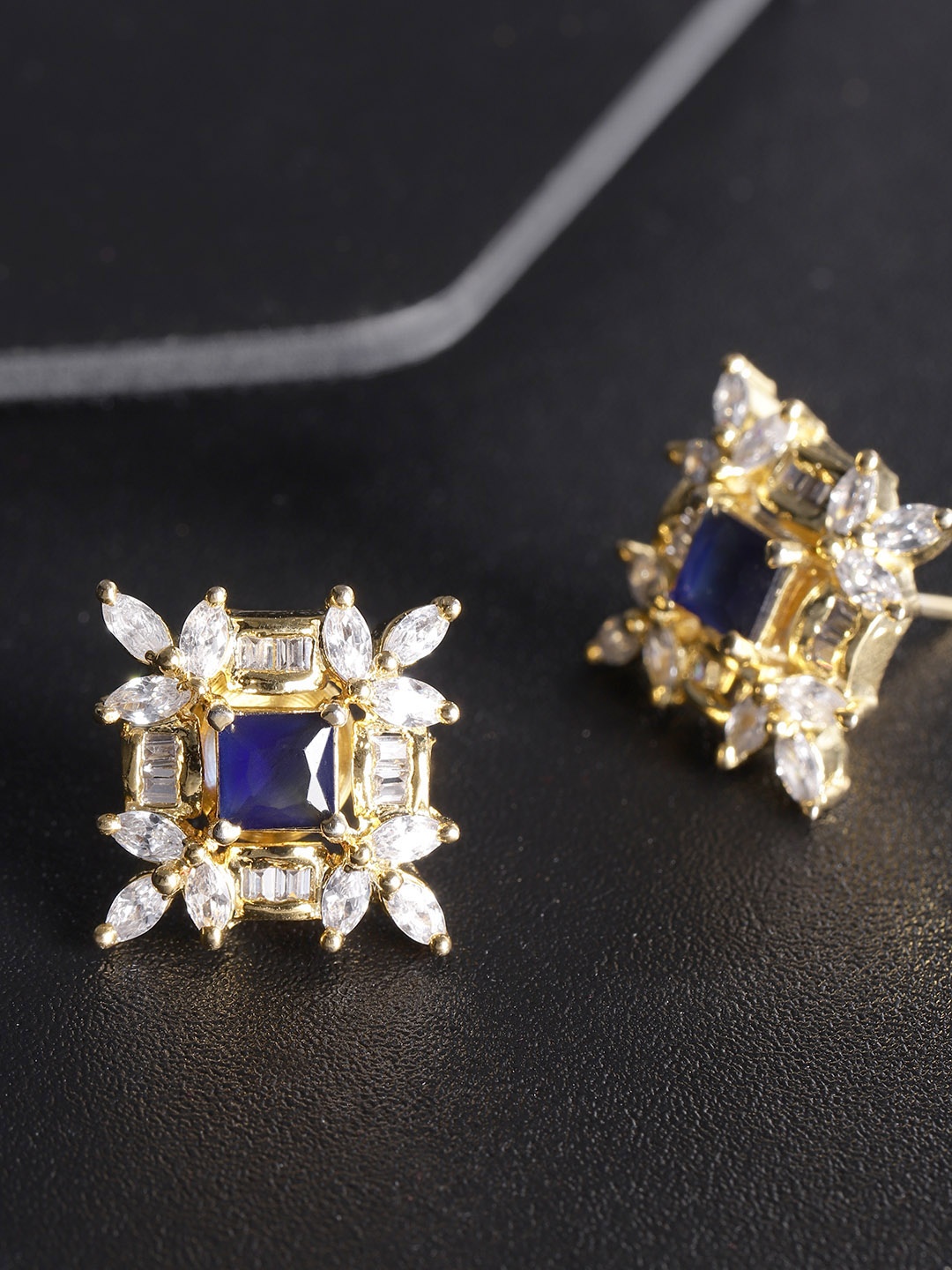 

Priyaasi Navy Blue & Gold-Plated Geometric Studs