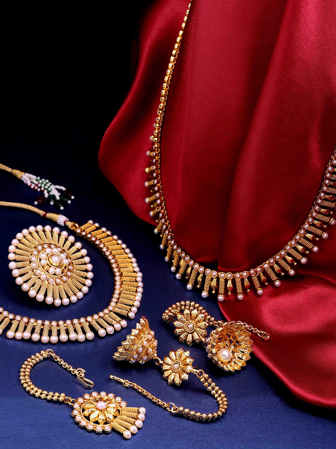 

Priyaasi Gold-Plated Jadau Beaded Jewellery Set