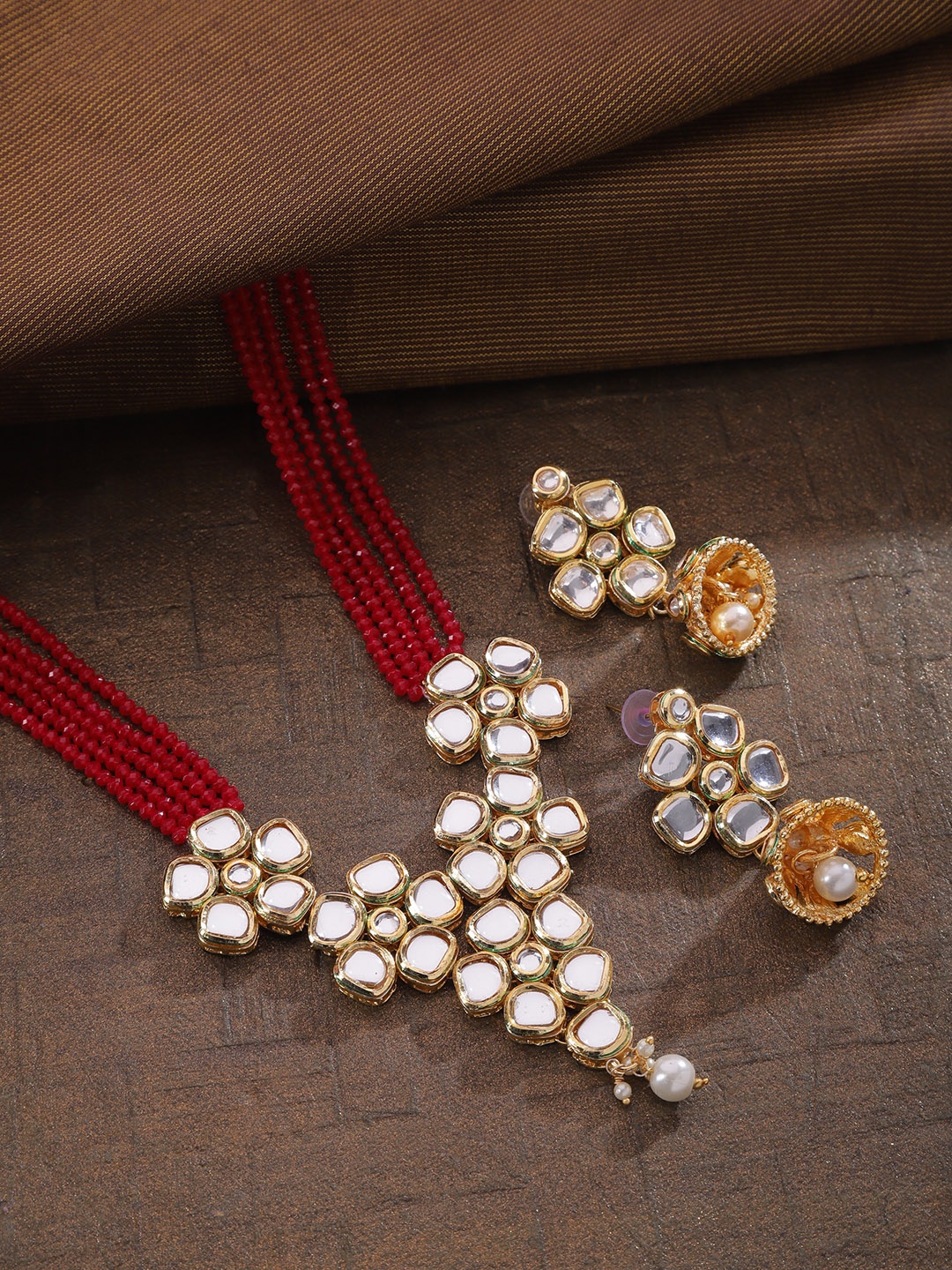 

Priyaasi Red Gold-Plated Kundan-Studded Jadau Jewellery Set