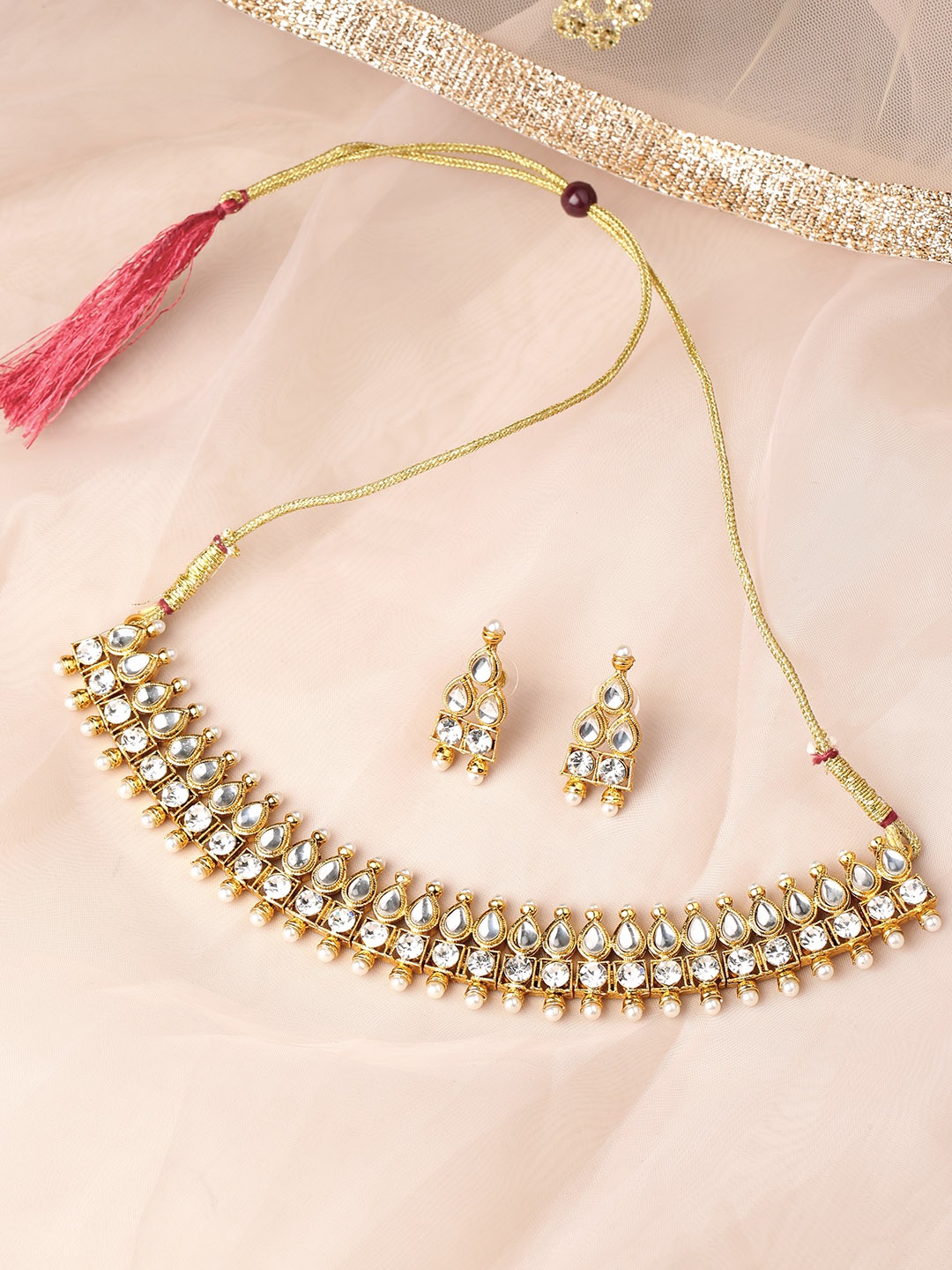 

Priyaasi Off-White Gold-Plated Kundan-Studded Jewellery Set