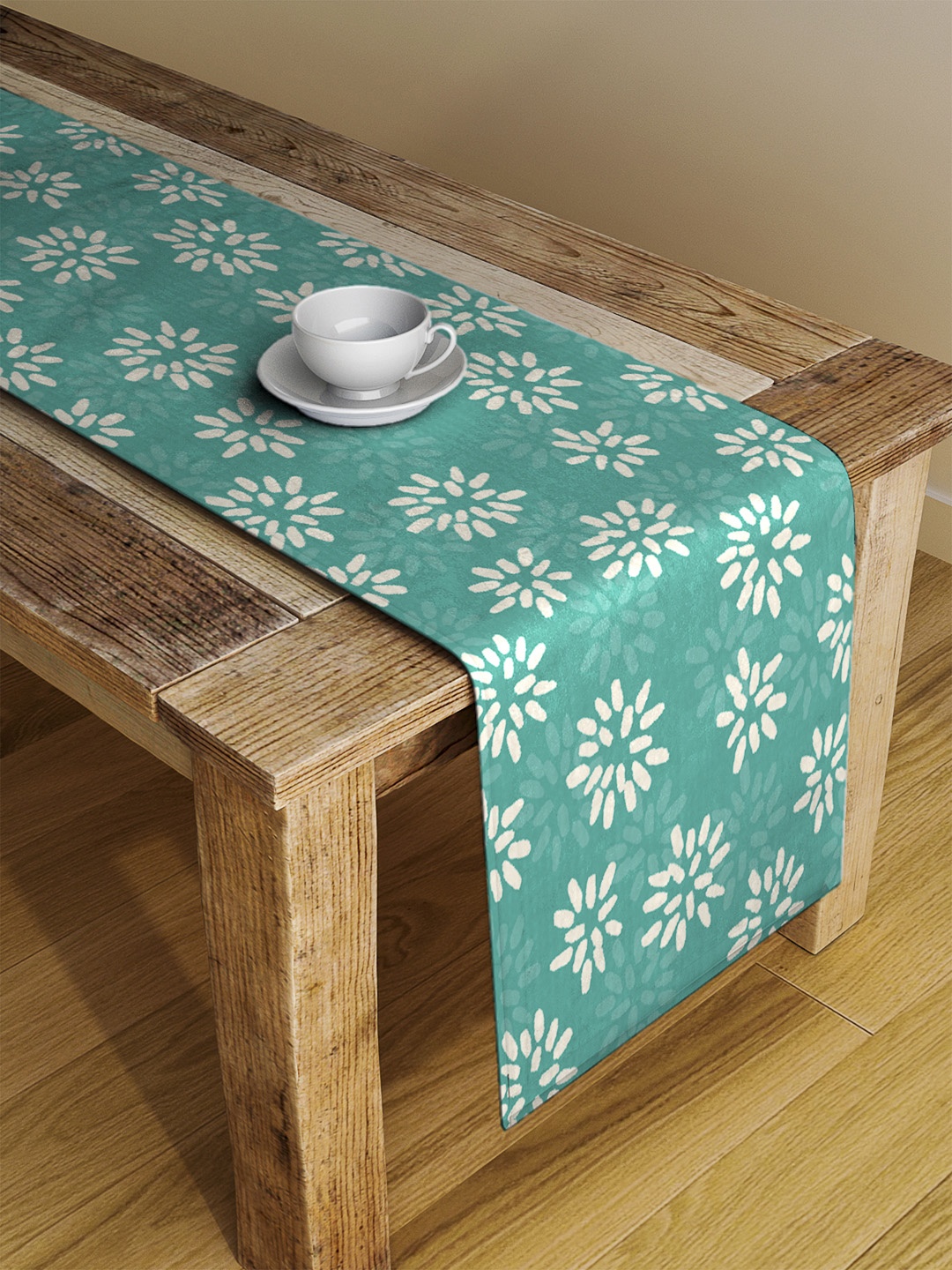 Alina decor Green & White Digitally Printed Table Runner