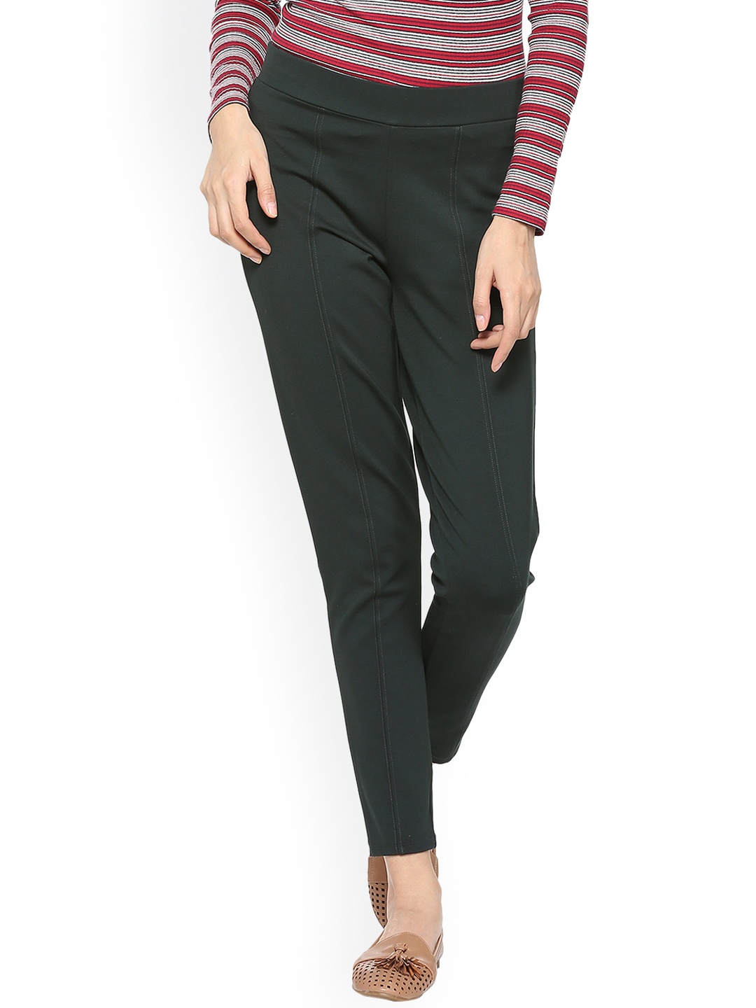 

Allen Solly Woman Black Solid Ankle-Length Legging