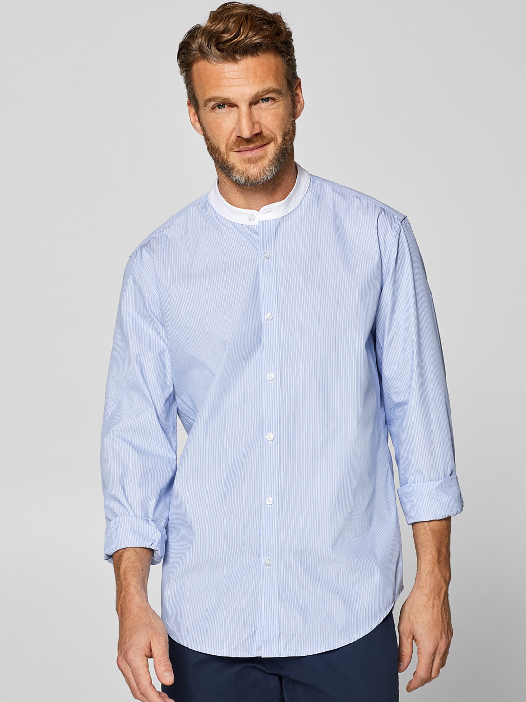 

ESPRIT Men Blue & White Slim Fit Pinstriped Casual Shirt