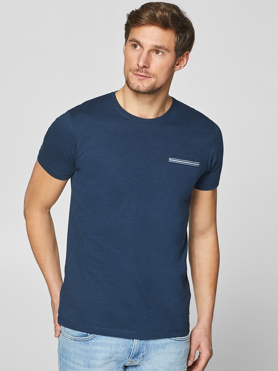 

ESPRIT Men Navy Blue Solid Round Neck T-shirt