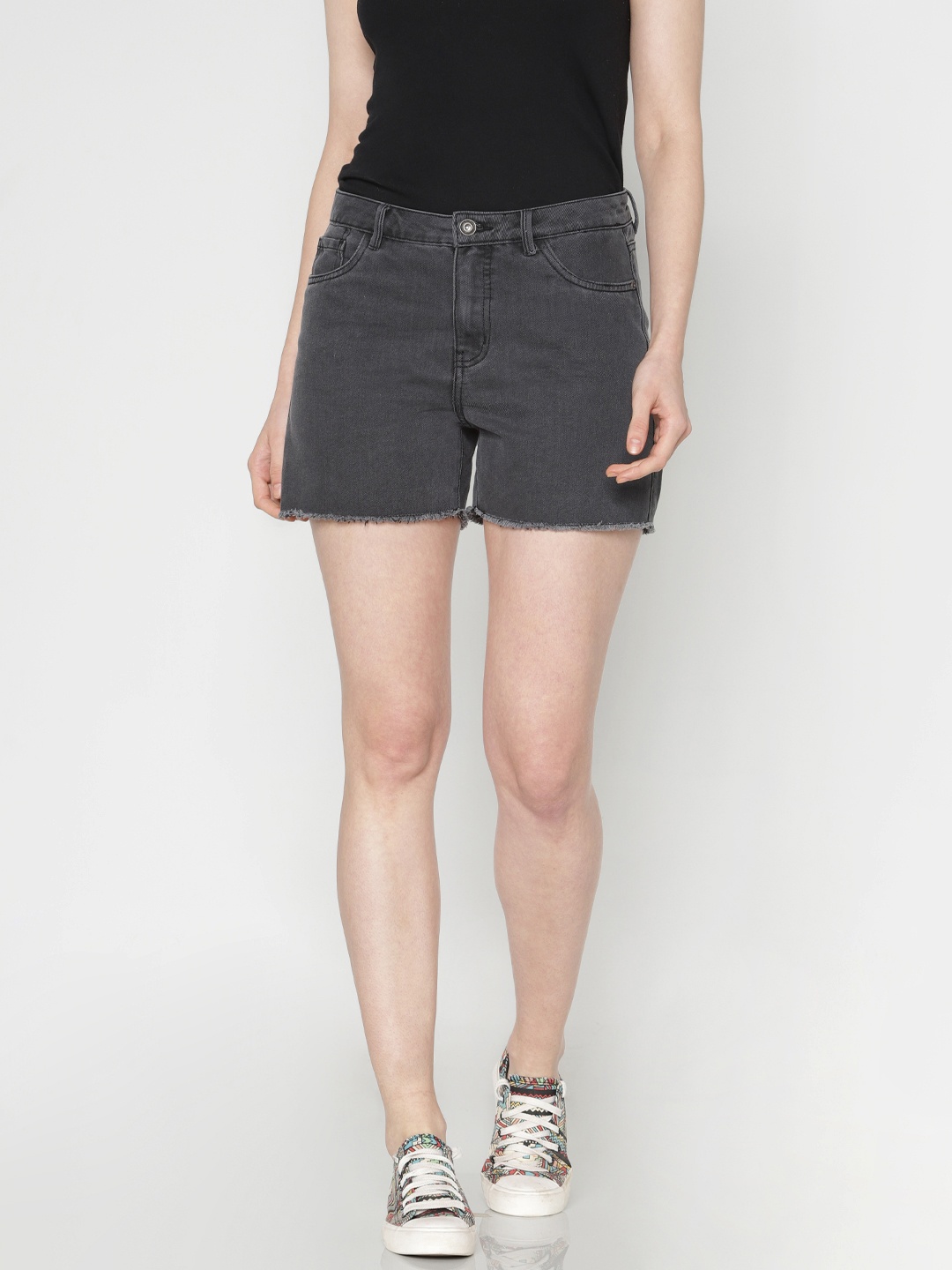

ONLY Women Charcoal Solid Boyfriend Fit Denim Shorts